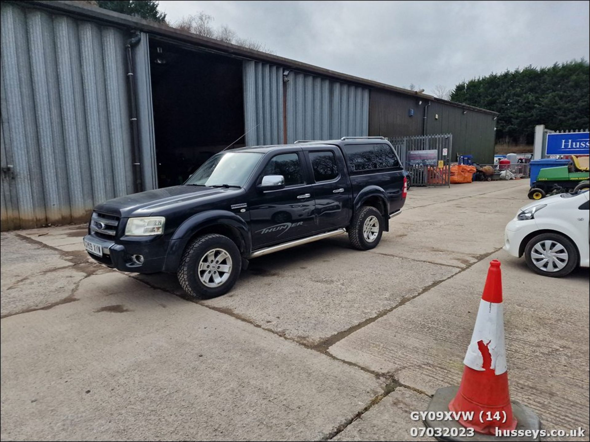 09/09 FORD RANGER THUNDER TDCI A - 2953cc 5dr 4x4 (Black) - Image 14 of 56