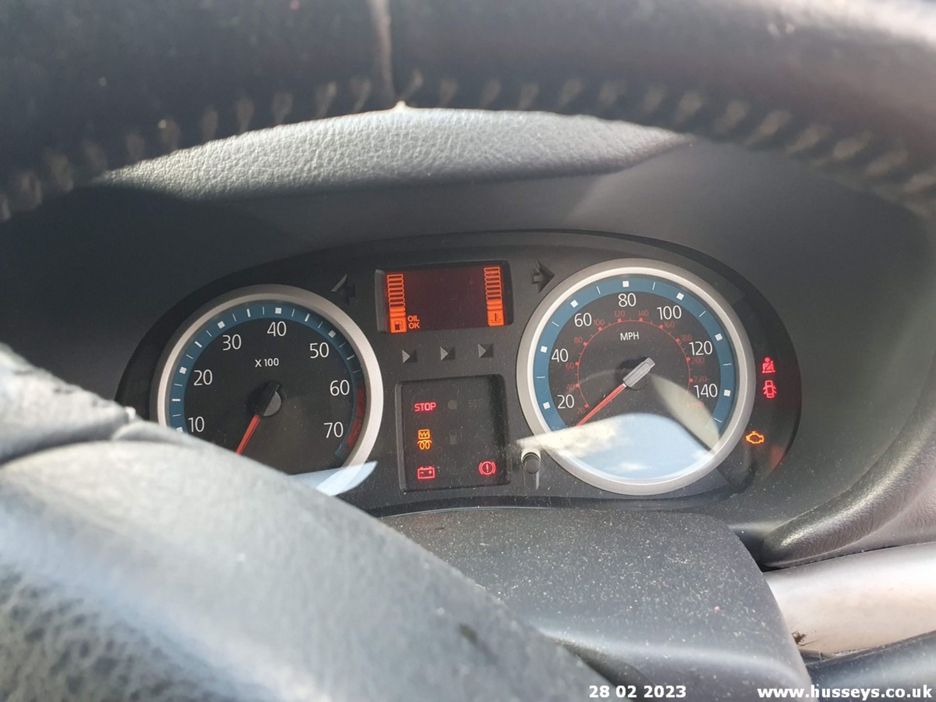 05/05 RENAULT CLIO EXTREME 16V - 1149cc 3dr Hatchback (Black, 961k) - Image 30 of 52