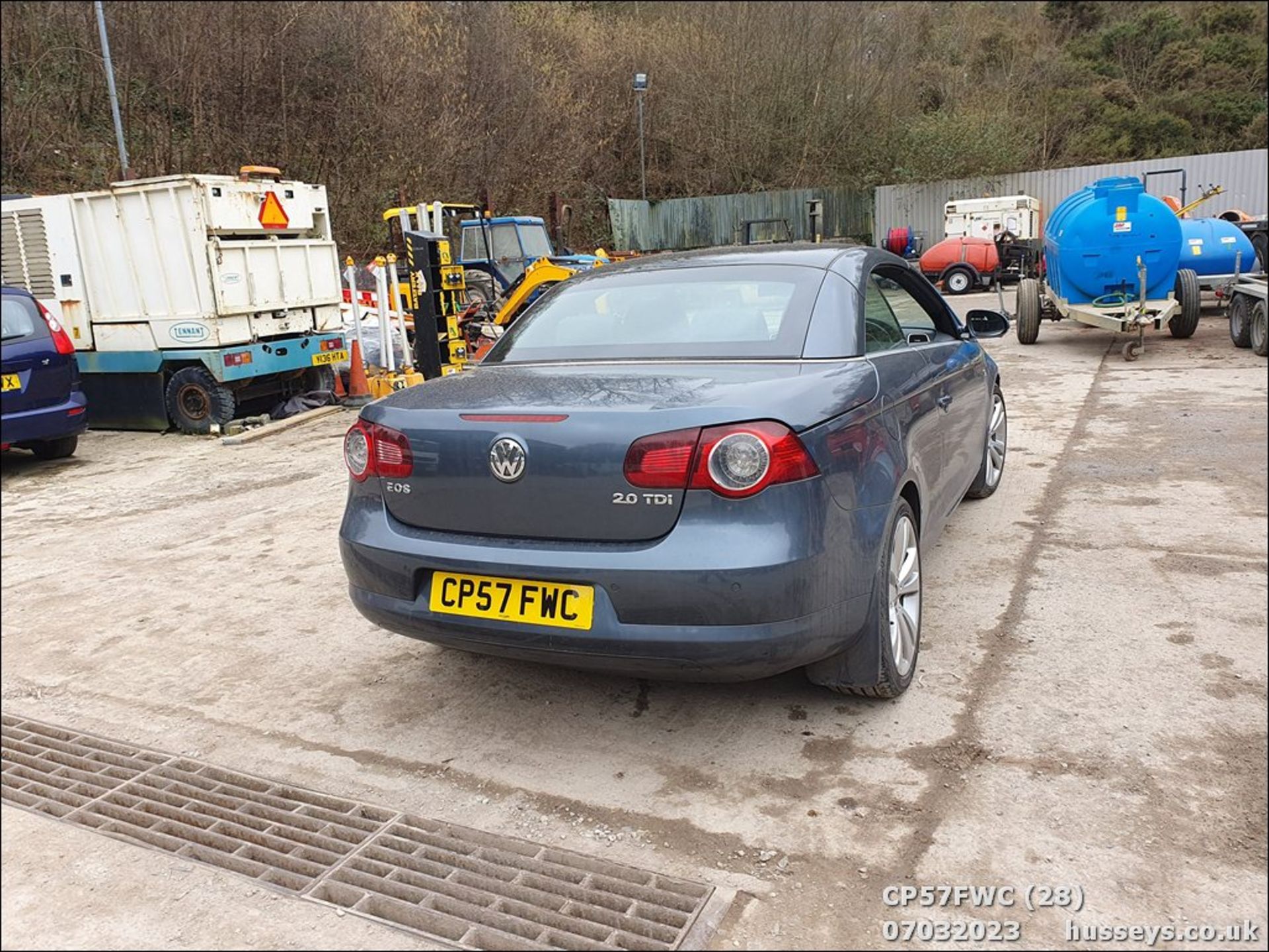 07/57 VOLKSWAGEN EOS INDIVIDUAL TDI 140 A - 1968cc 2dr Convertible (Grey, 92k) - Image 28 of 64