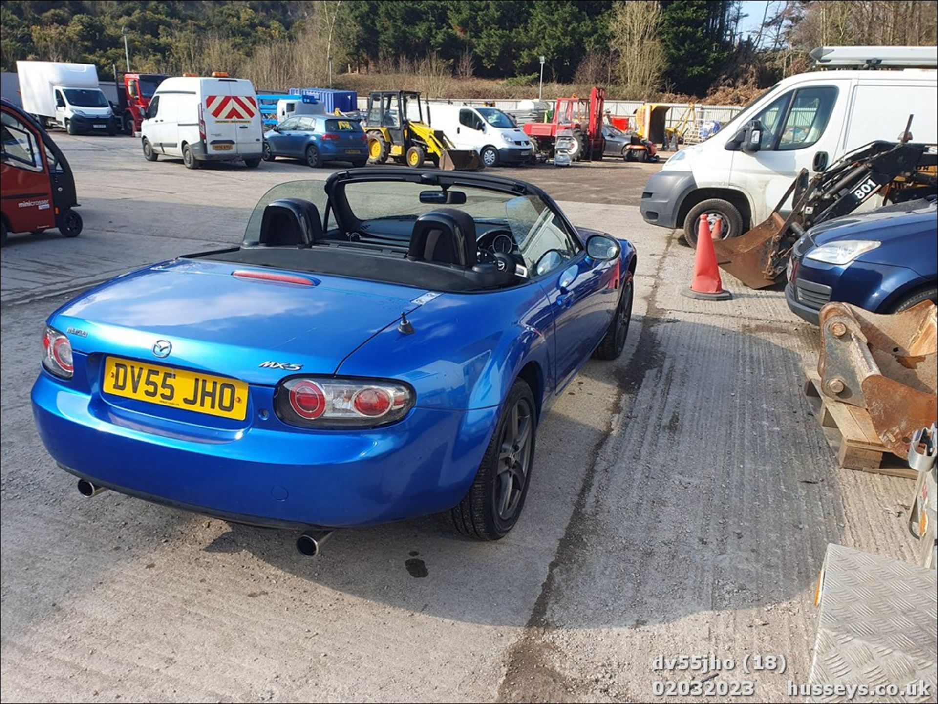 05/55 MAZDA MX-5 - 1798cc 2dr Convertible (Blue, 81k) - Image 17 of 51