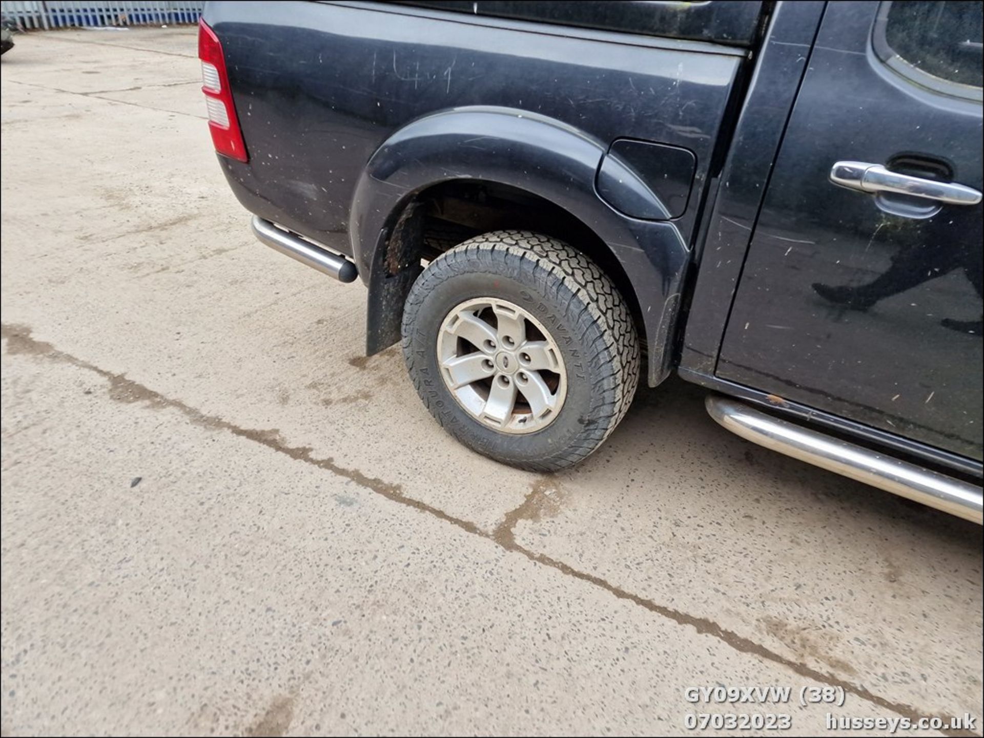 09/09 FORD RANGER THUNDER TDCI A - 2953cc 5dr 4x4 (Black) - Image 38 of 56