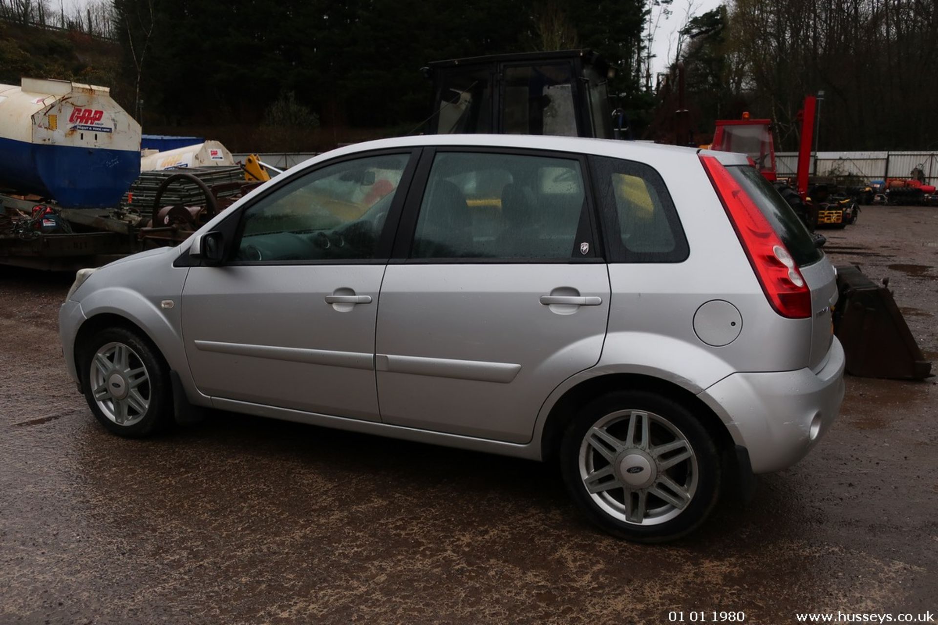 06/06 FORD FIESTA GHIA - 1388cc 5dr Hatchback (Silver, 71k) - Image 13 of 32