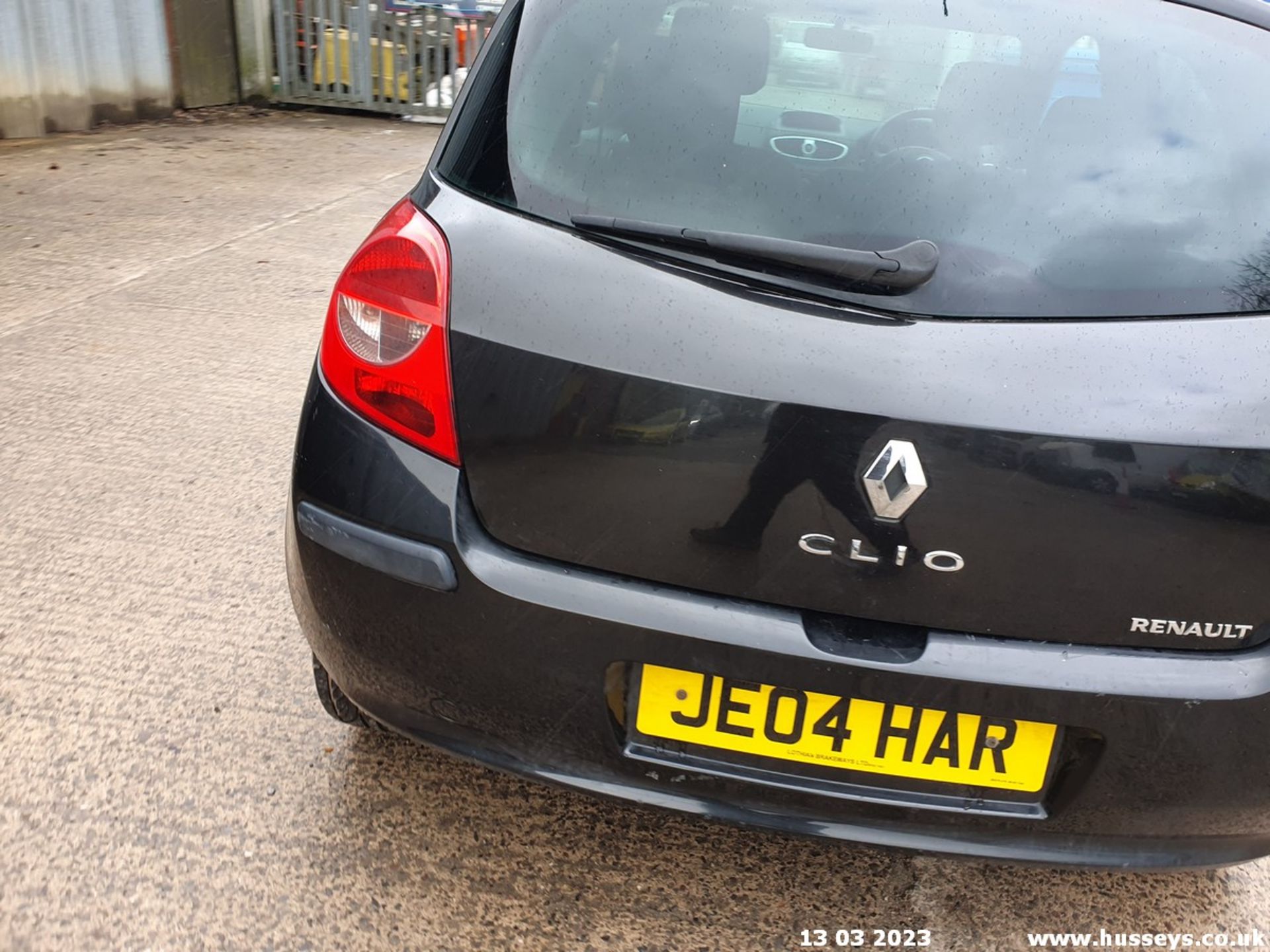 2006 RENAULT CLIO DYNAMIQUE S - 1390cc 3dr Hatchback (Black, 93k) - Image 43 of 53