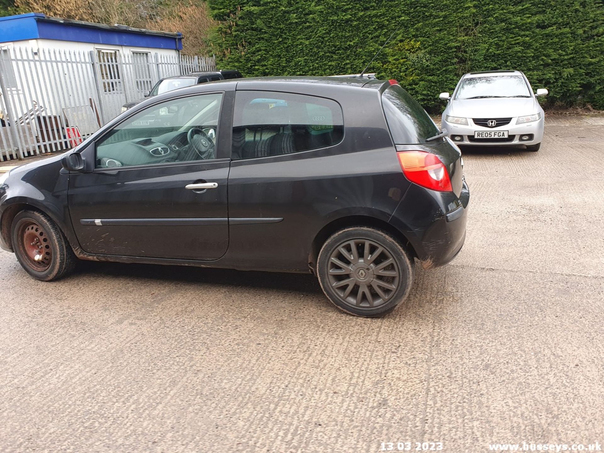 2006 RENAULT CLIO DYNAMIQUE S - 1390cc 3dr Hatchback (Black, 93k) - Image 17 of 53