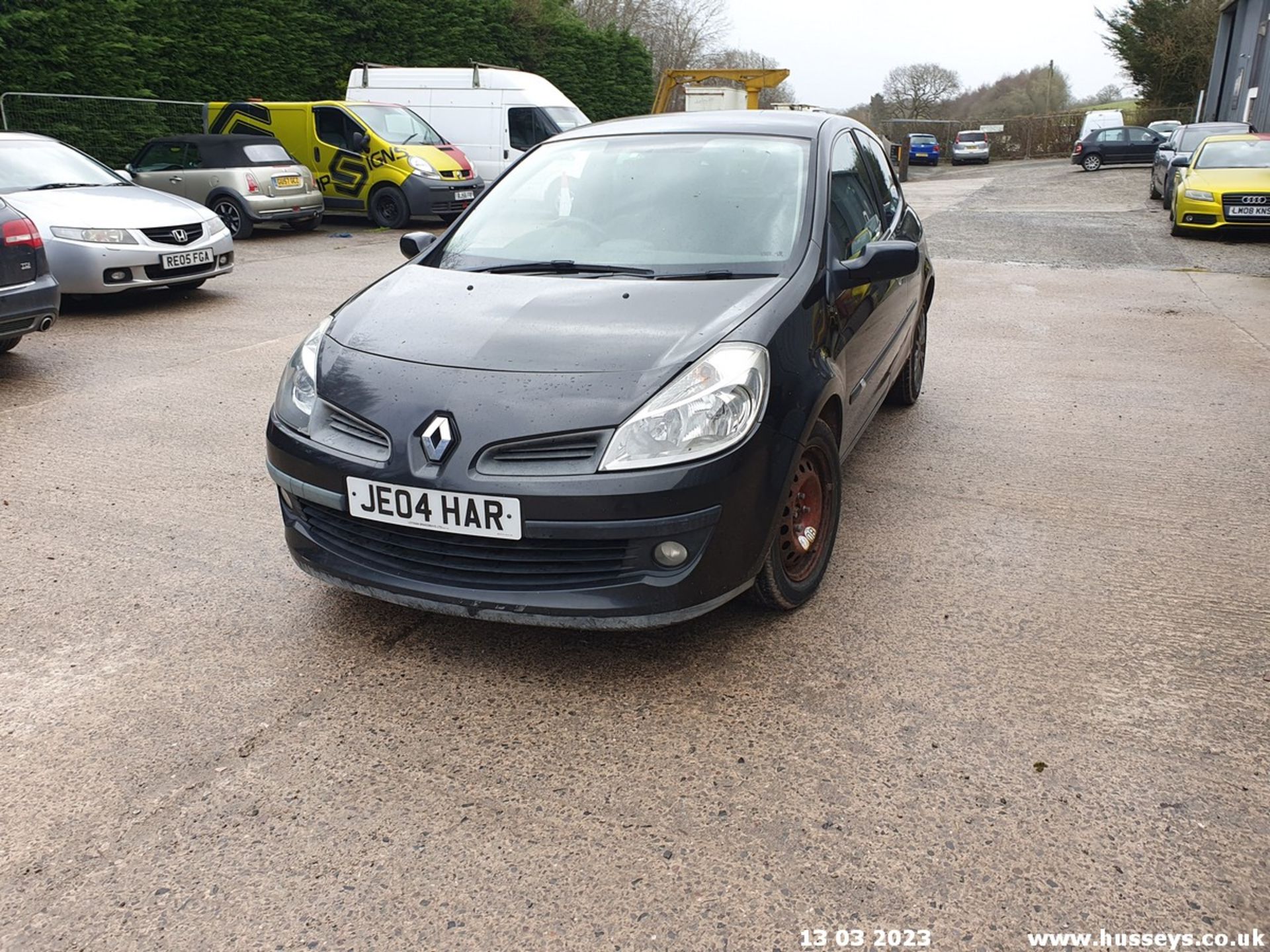 2006 RENAULT CLIO DYNAMIQUE S - 1390cc 3dr Hatchback (Black, 93k) - Image 8 of 53