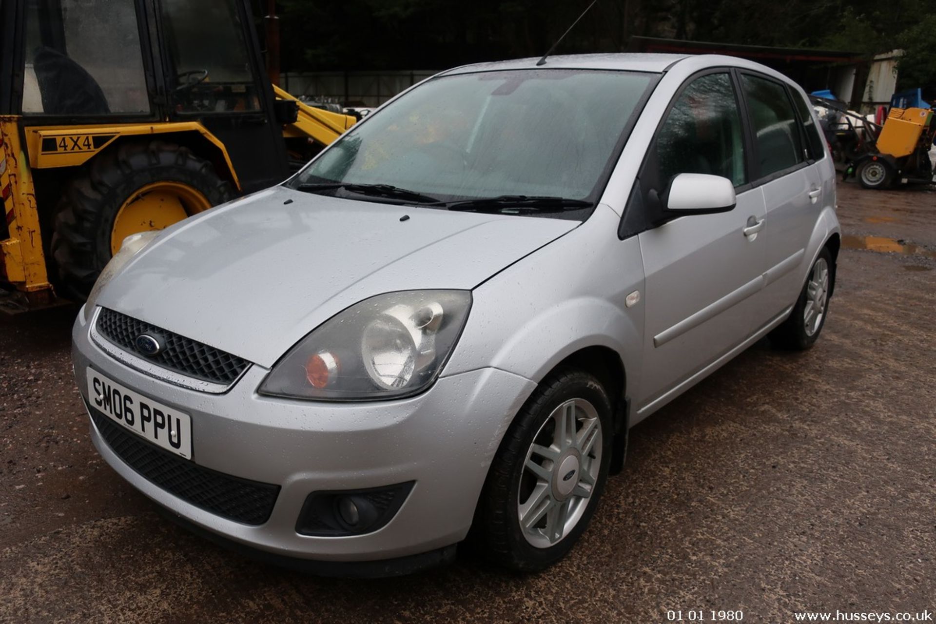 06/06 FORD FIESTA GHIA - 1388cc 5dr Hatchback (Silver, 71k) - Image 9 of 32