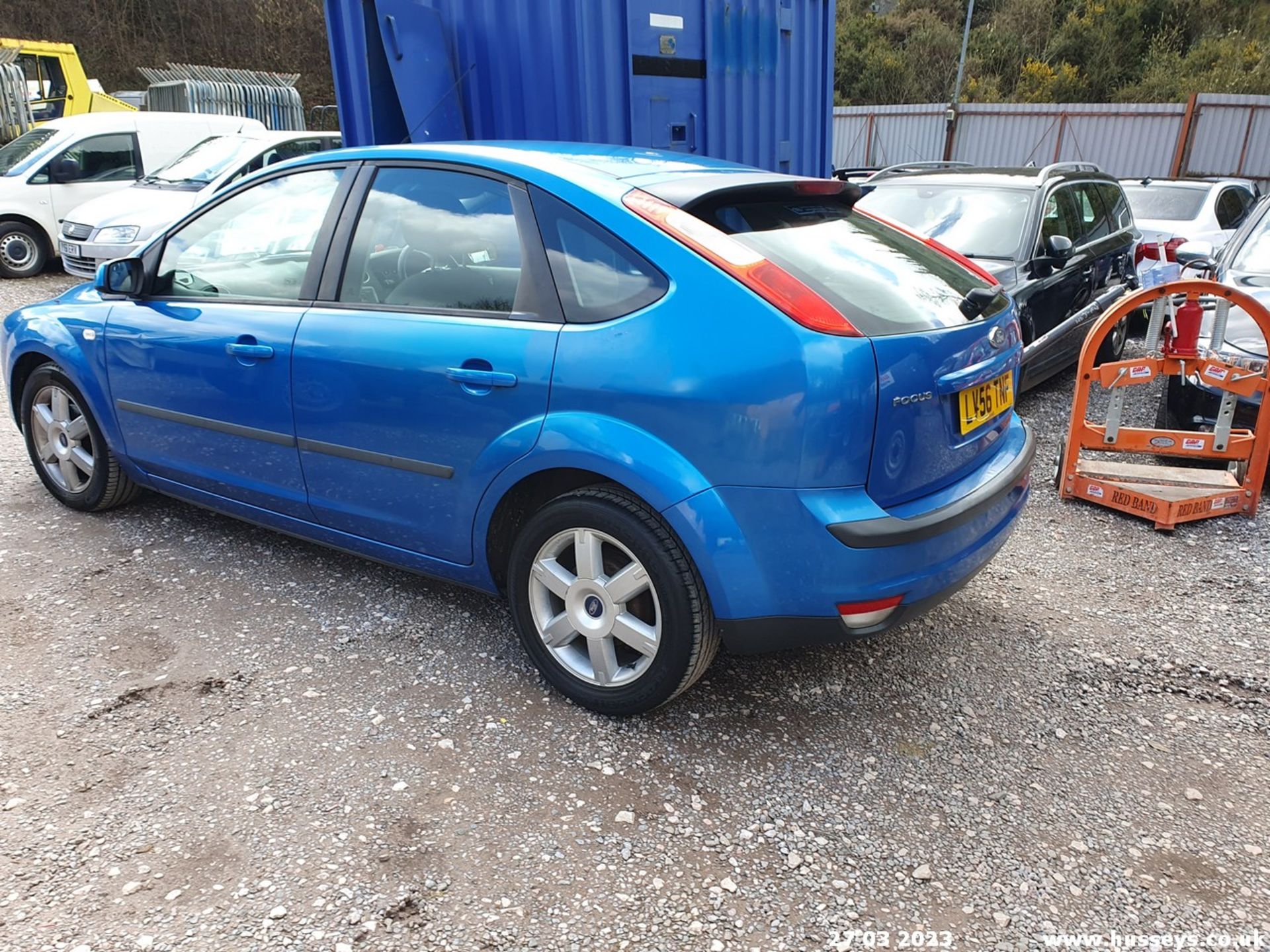 06/56 FORD FOCUS SPORT - 1596cc 5dr Hatchback (Blue) - Image 10 of 38