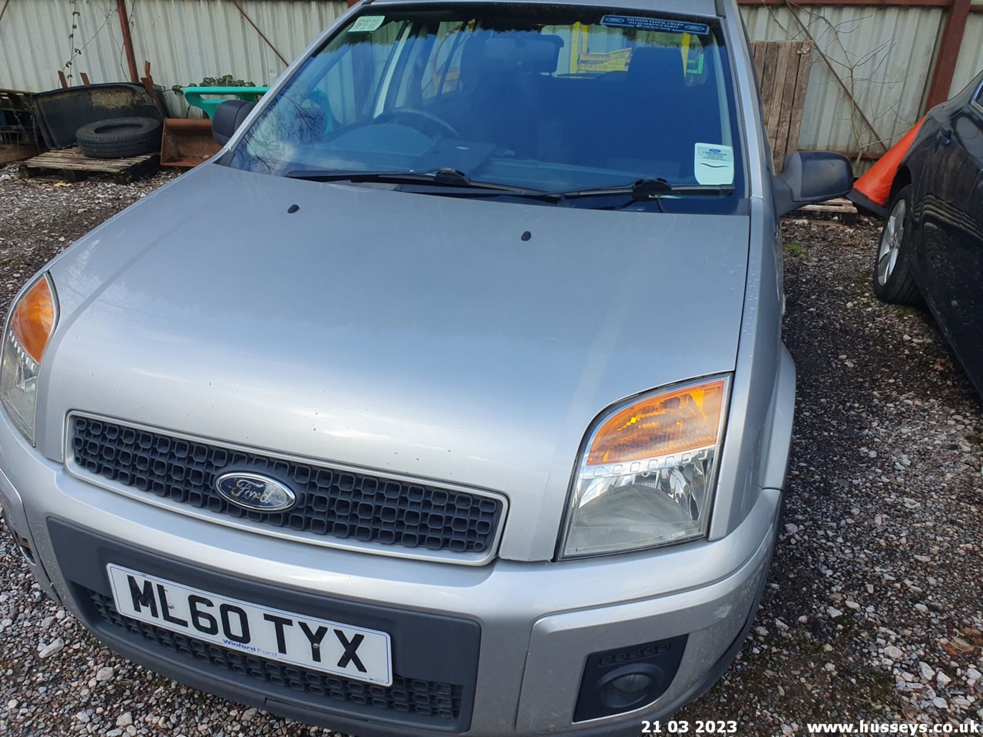 10/60 FORD FUSION ZETEC TDCI - 1560cc 5dr Hatchback (Silver, 185k) - Image 25 of 32