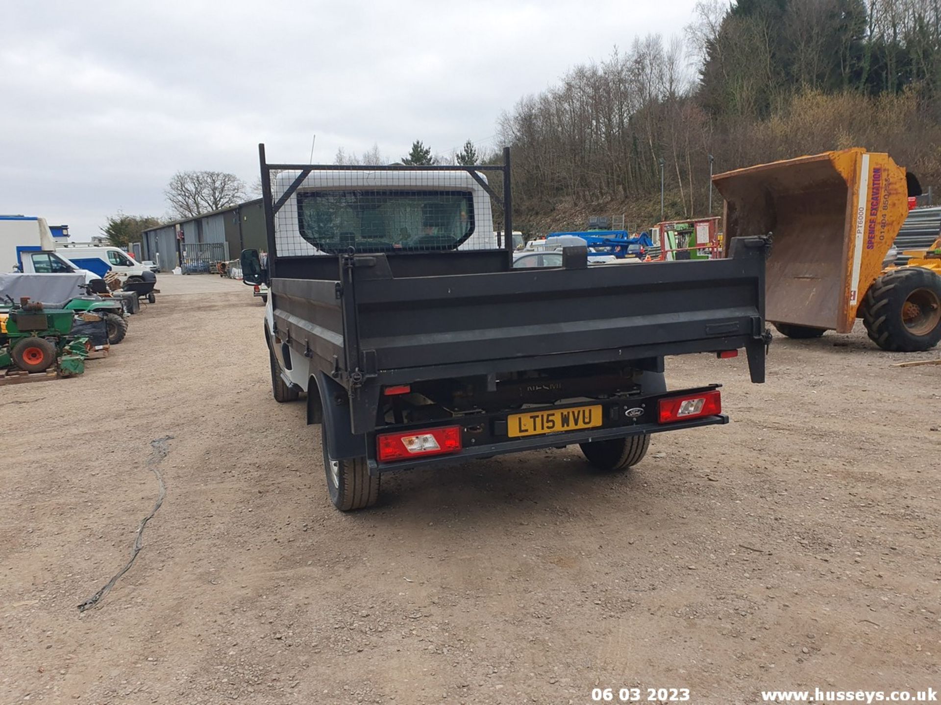 15/15 FORD TRANSIT 350 - 2198cc 2dr Tipper (White, 93k) - Image 15 of 43