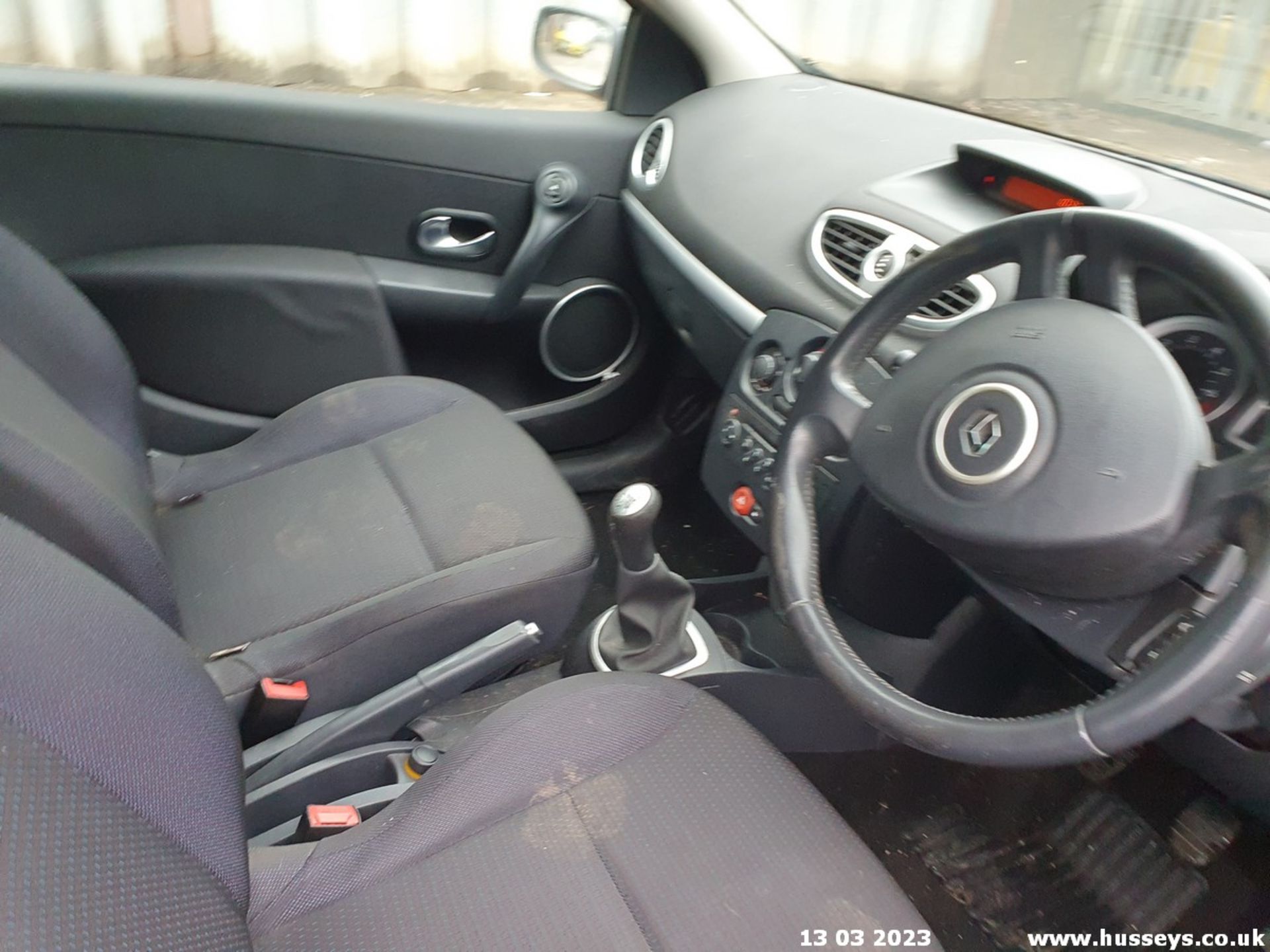 2006 RENAULT CLIO DYNAMIQUE S - 1390cc 3dr Hatchback (Black, 93k) - Image 29 of 53