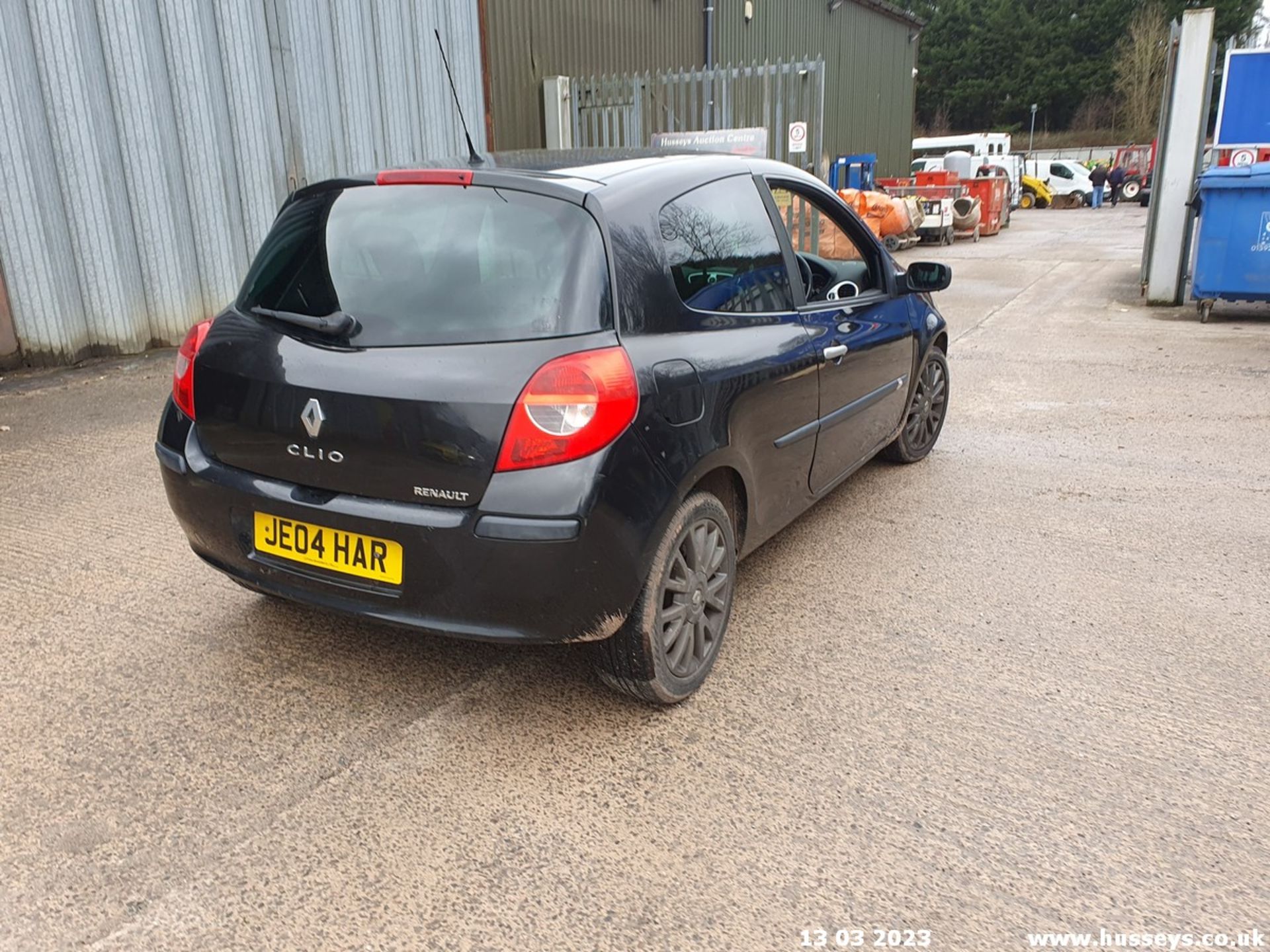 2006 RENAULT CLIO DYNAMIQUE S - 1390cc 3dr Hatchback (Black, 93k) - Image 26 of 53