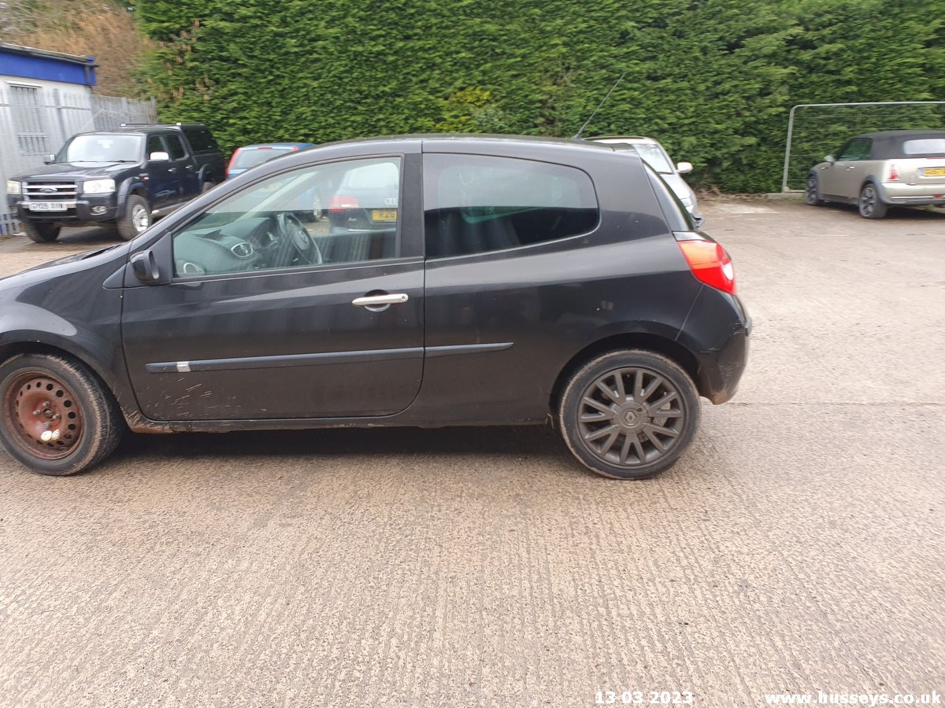 2006 RENAULT CLIO DYNAMIQUE S - 1390cc 3dr Hatchback (Black, 93k) - Image 16 of 53