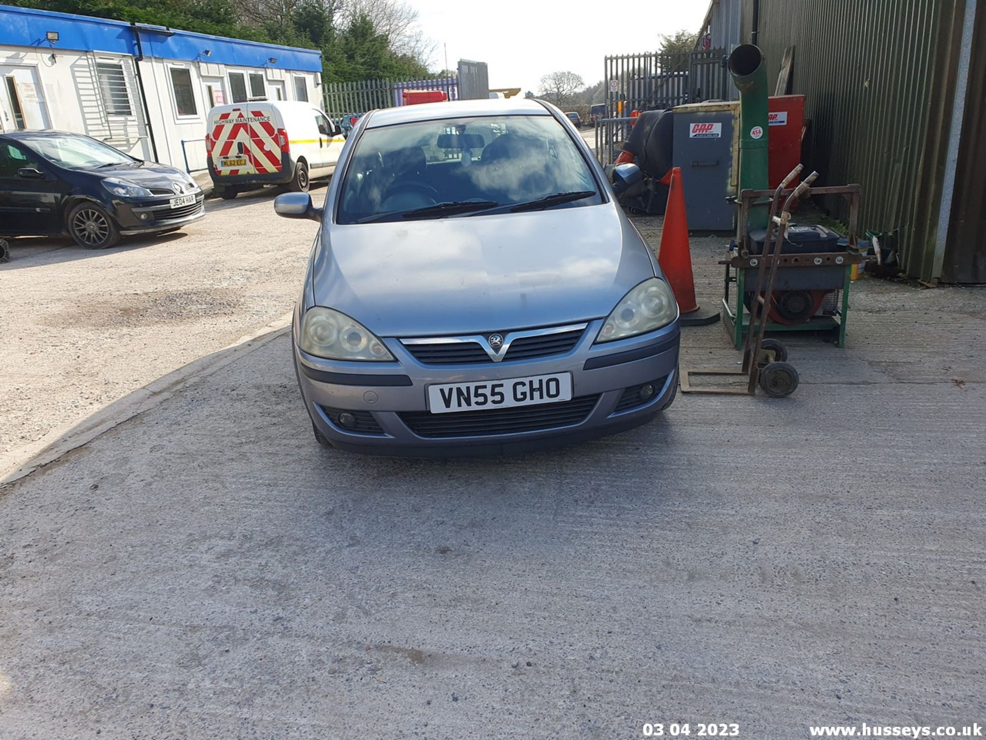 05/55 VAUXHALL CORSA SXI TWINPORT - 1229cc 3dr Hatchback (Silver) - Image 7 of 44