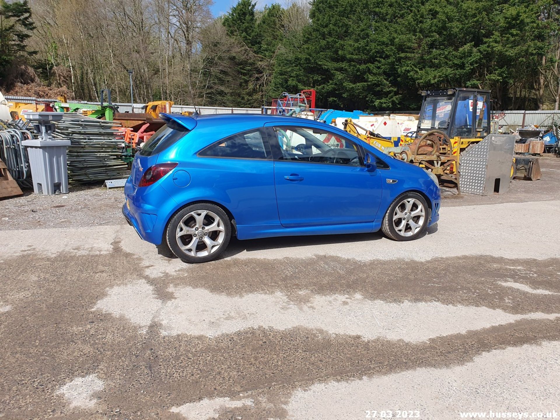 11/11 VAUXHALL CORSA VXR - 1598cc 3dr Hatchback (Blue, 86k) - Image 10 of 61