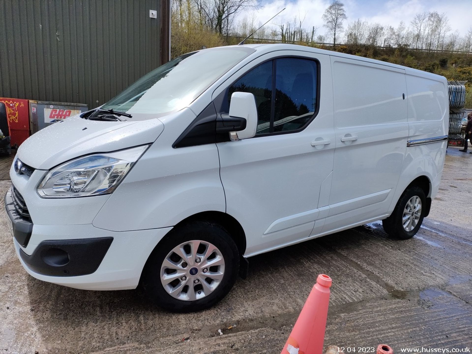 2014 FORD TRANSIT CUSTOM 270 LTD E- - 2198cc Van (White) - Image 15 of 53