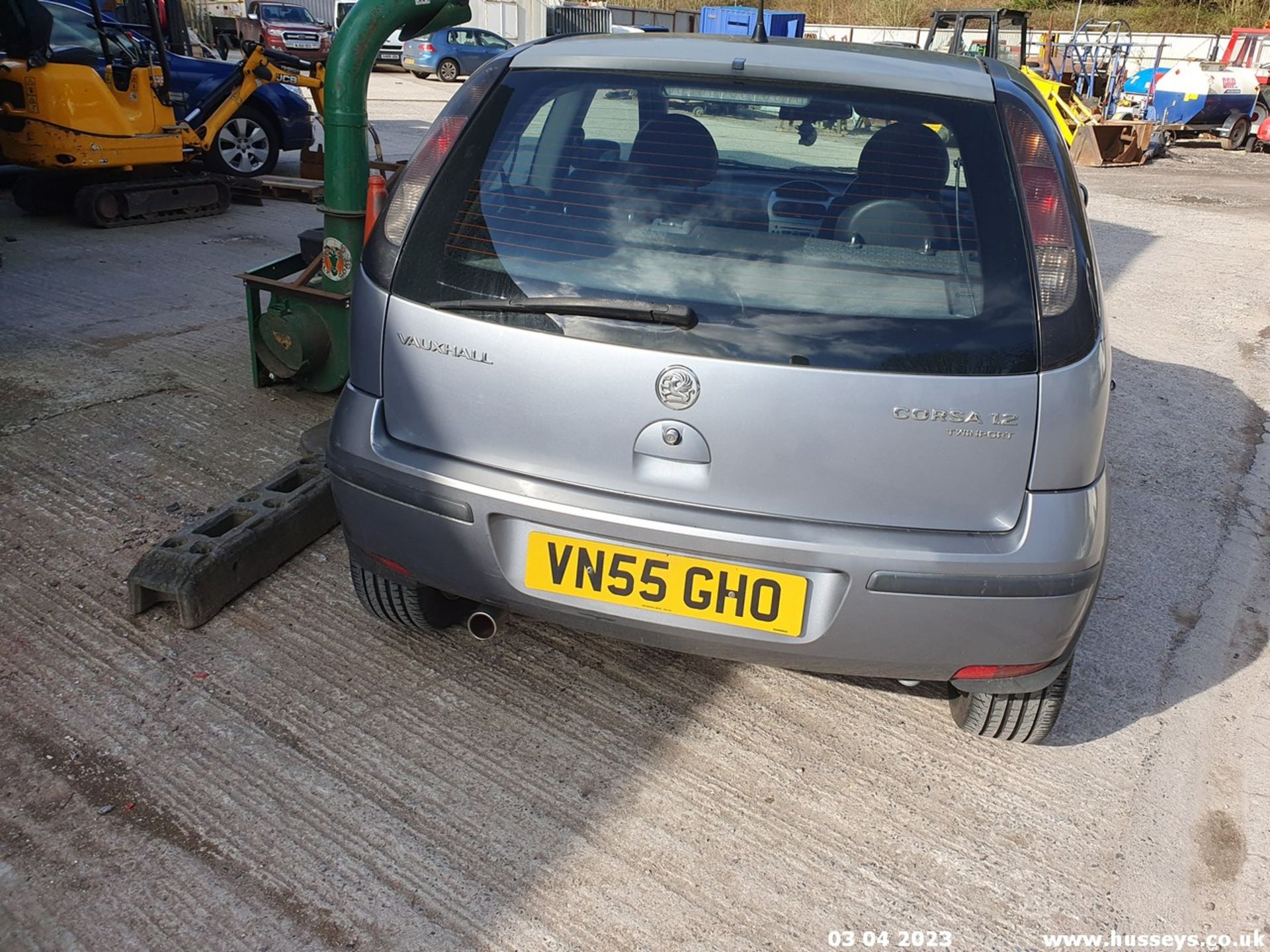 05/55 VAUXHALL CORSA SXI TWINPORT - 1229cc 3dr Hatchback (Silver) - Image 15 of 44