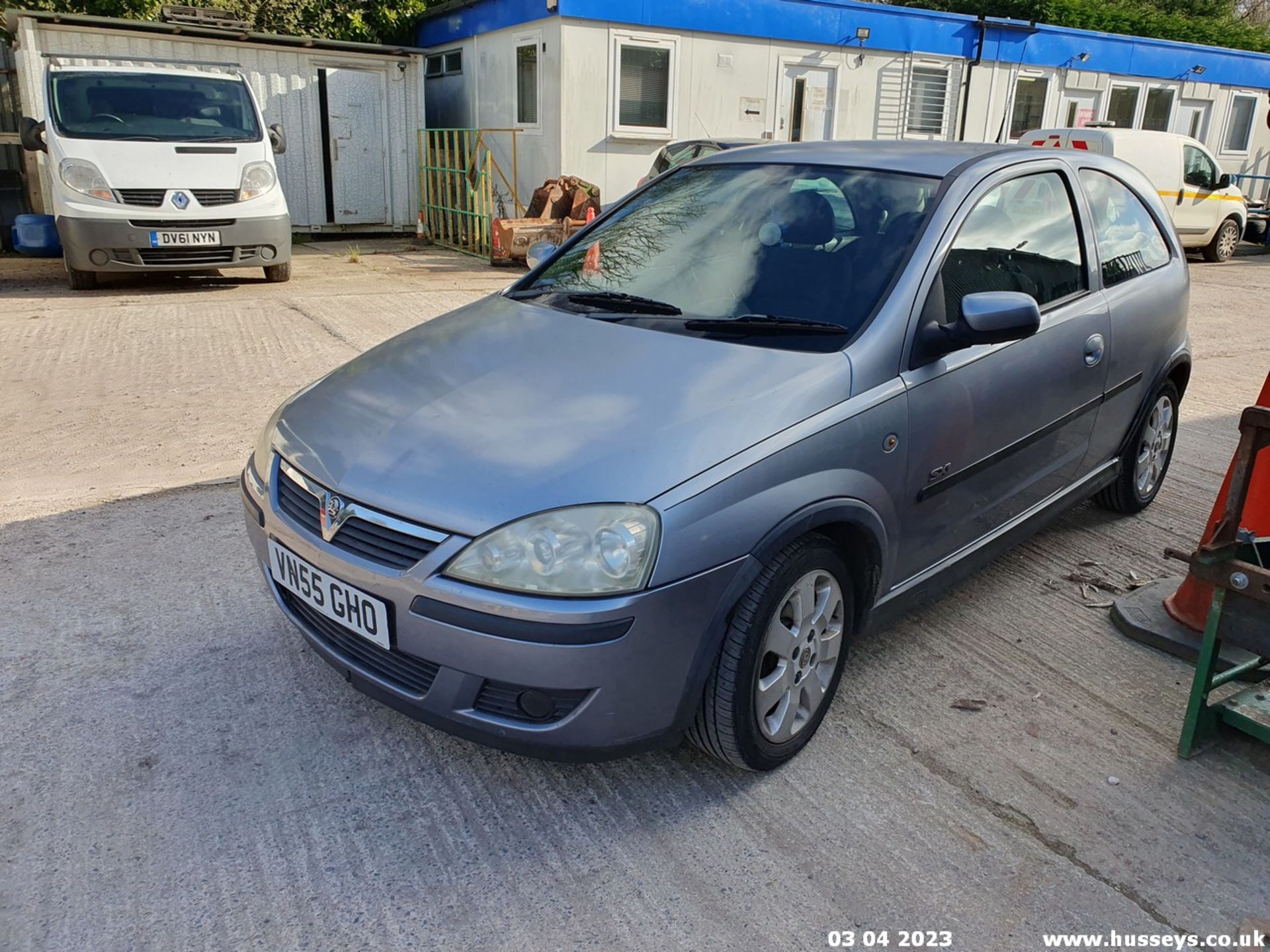 05/55 VAUXHALL CORSA SXI TWINPORT - 1229cc 3dr Hatchback (Silver) - Image 9 of 44