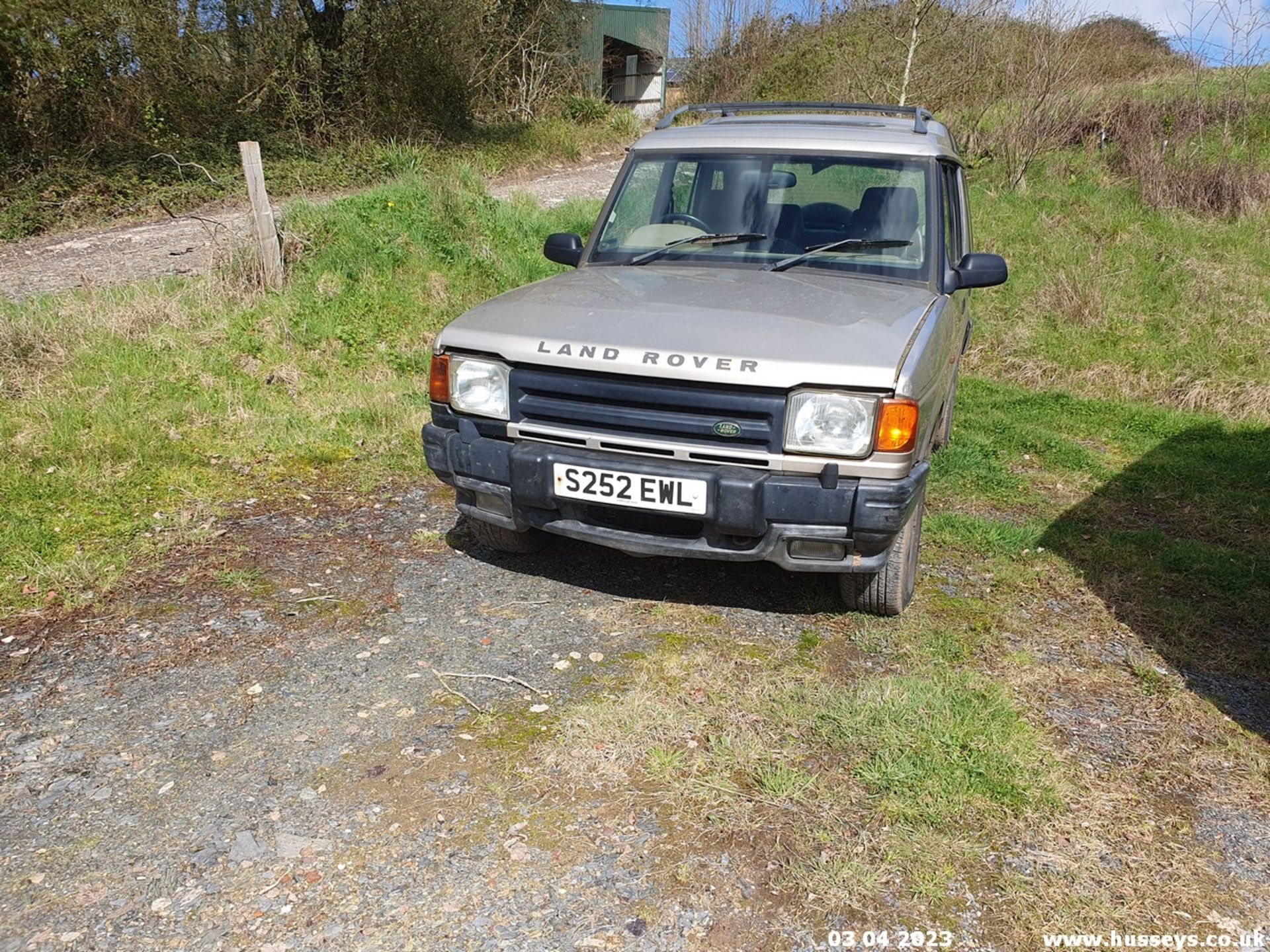 1998 LAND ROVER DISCOVERY ES TDI - 2495cc 5dr Estate (Gold) - Image 4 of 31