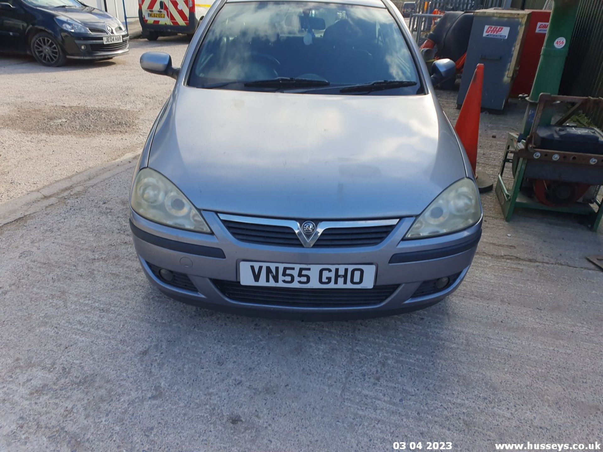 05/55 VAUXHALL CORSA SXI TWINPORT - 1229cc 3dr Hatchback (Silver) - Image 11 of 44