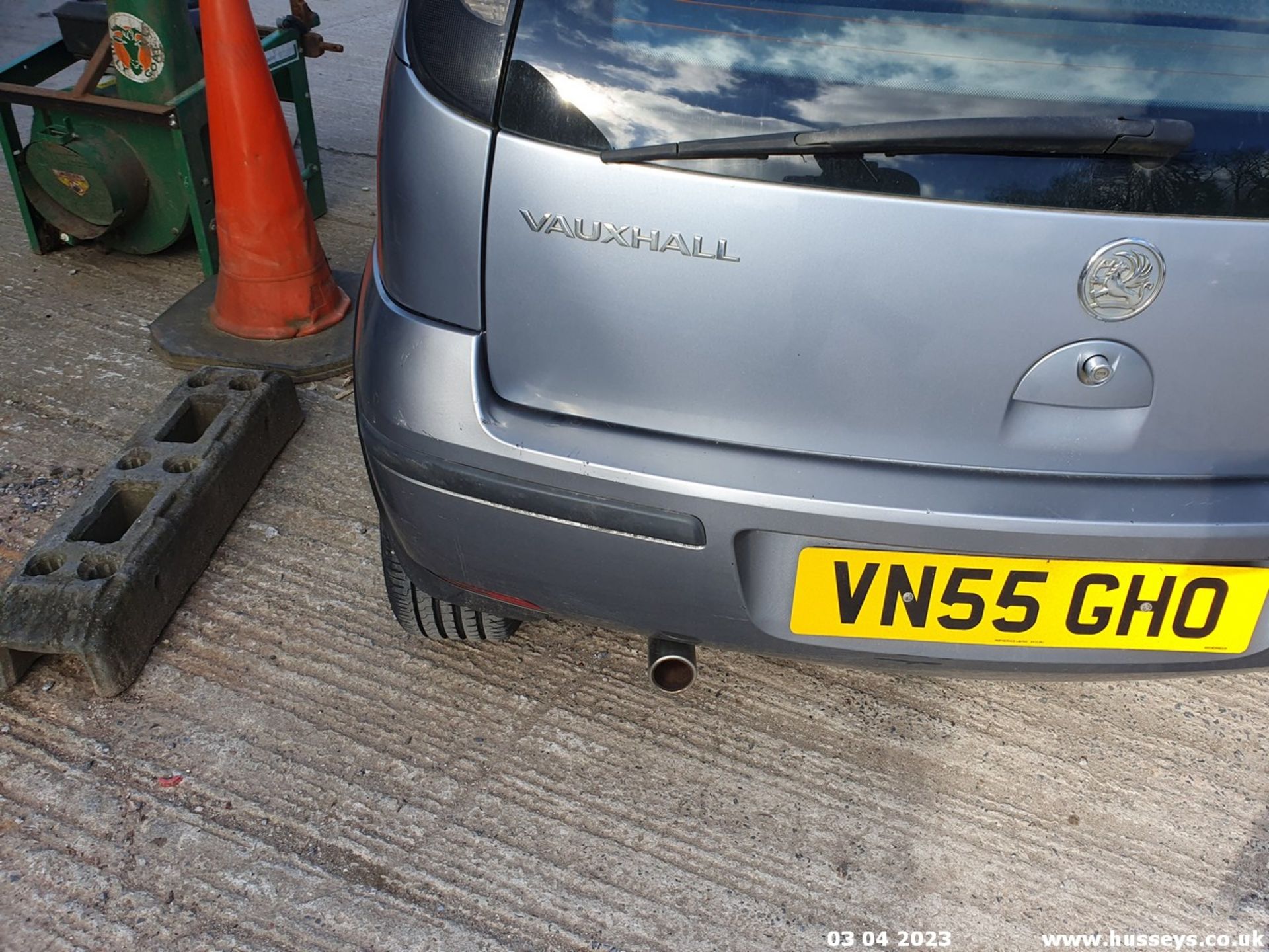 05/55 VAUXHALL CORSA SXI TWINPORT - 1229cc 3dr Hatchback (Silver) - Image 38 of 44