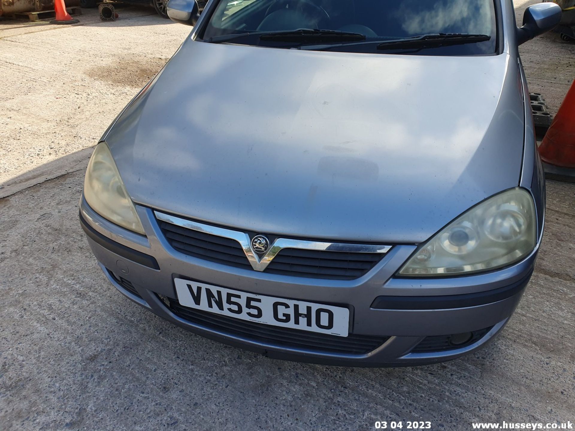 05/55 VAUXHALL CORSA SXI TWINPORT - 1229cc 3dr Hatchback (Silver) - Image 12 of 44