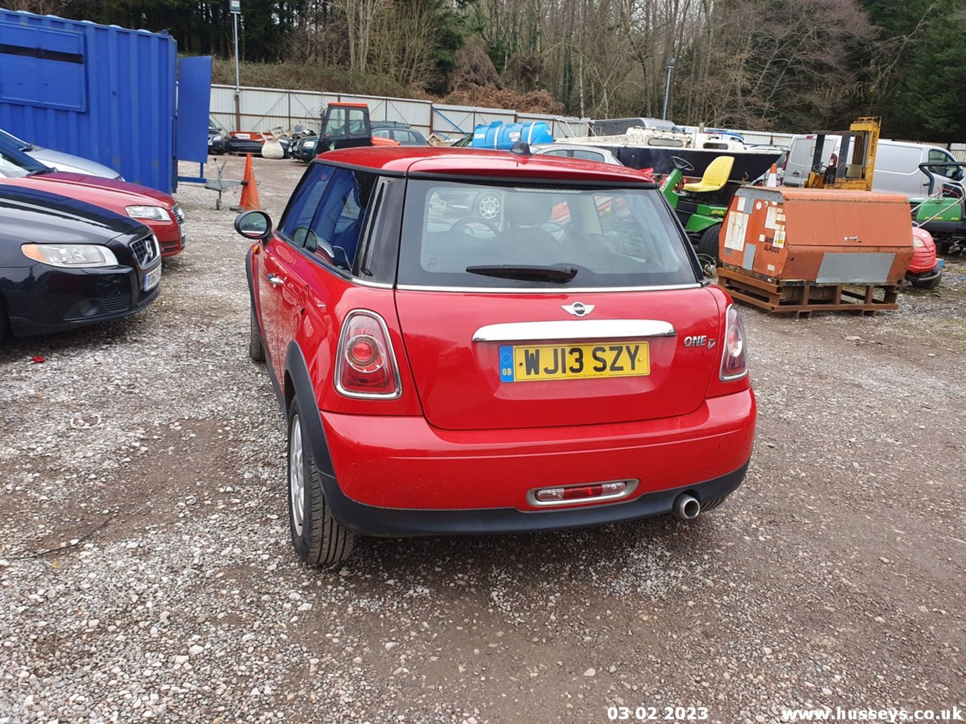 13/13 MINI ONE D - 1598cc 3dr Hatchback (Red) - Image 17 of 90