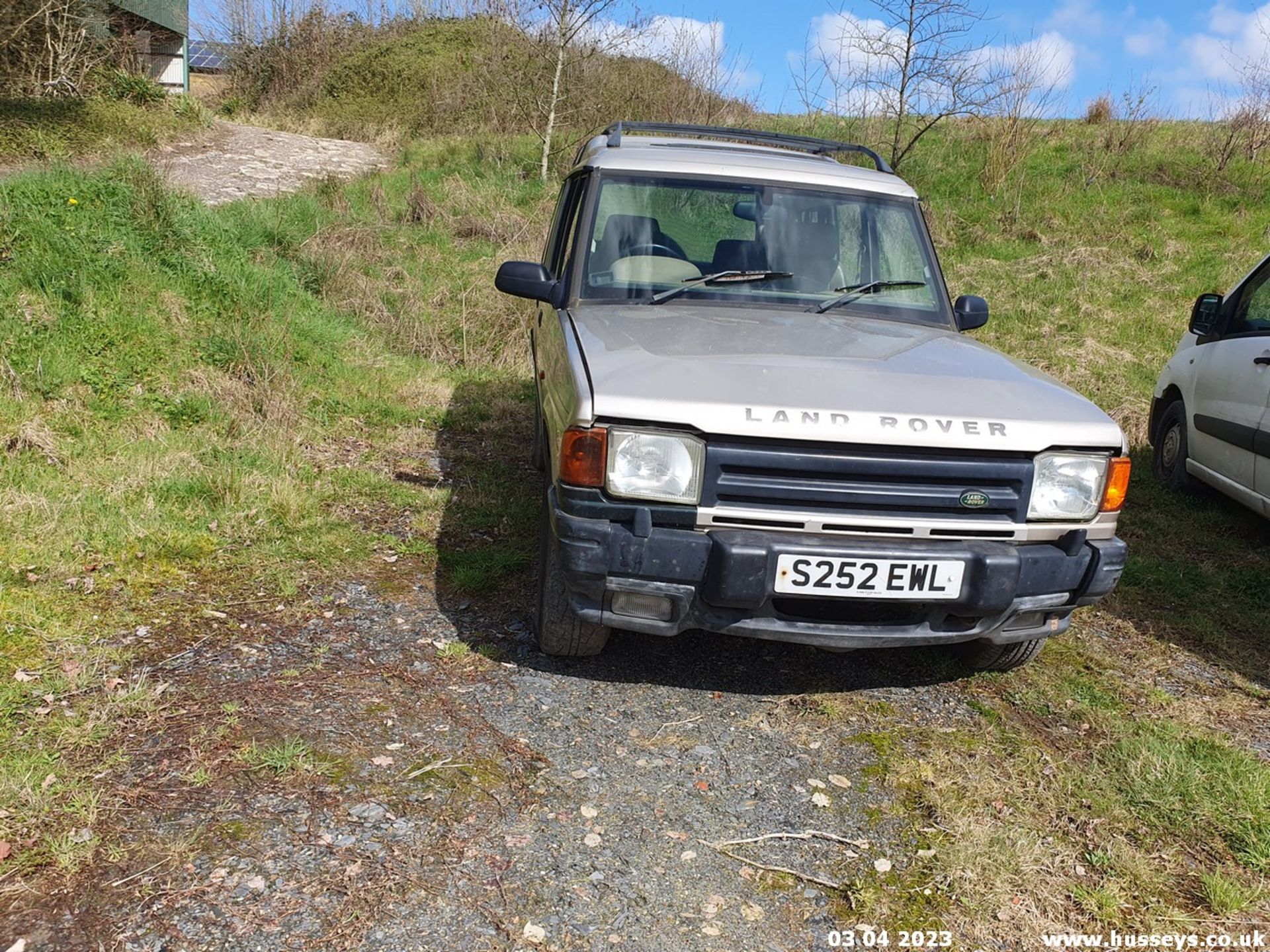 1998 LAND ROVER DISCOVERY ES TDI - 2495cc 5dr Estate (Gold) - Image 6 of 31