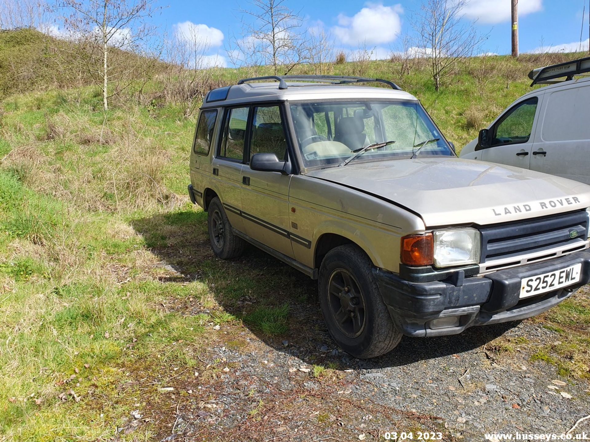 1998 LAND ROVER DISCOVERY ES TDI - 2495cc 5dr Estate (Gold) - Image 8 of 31