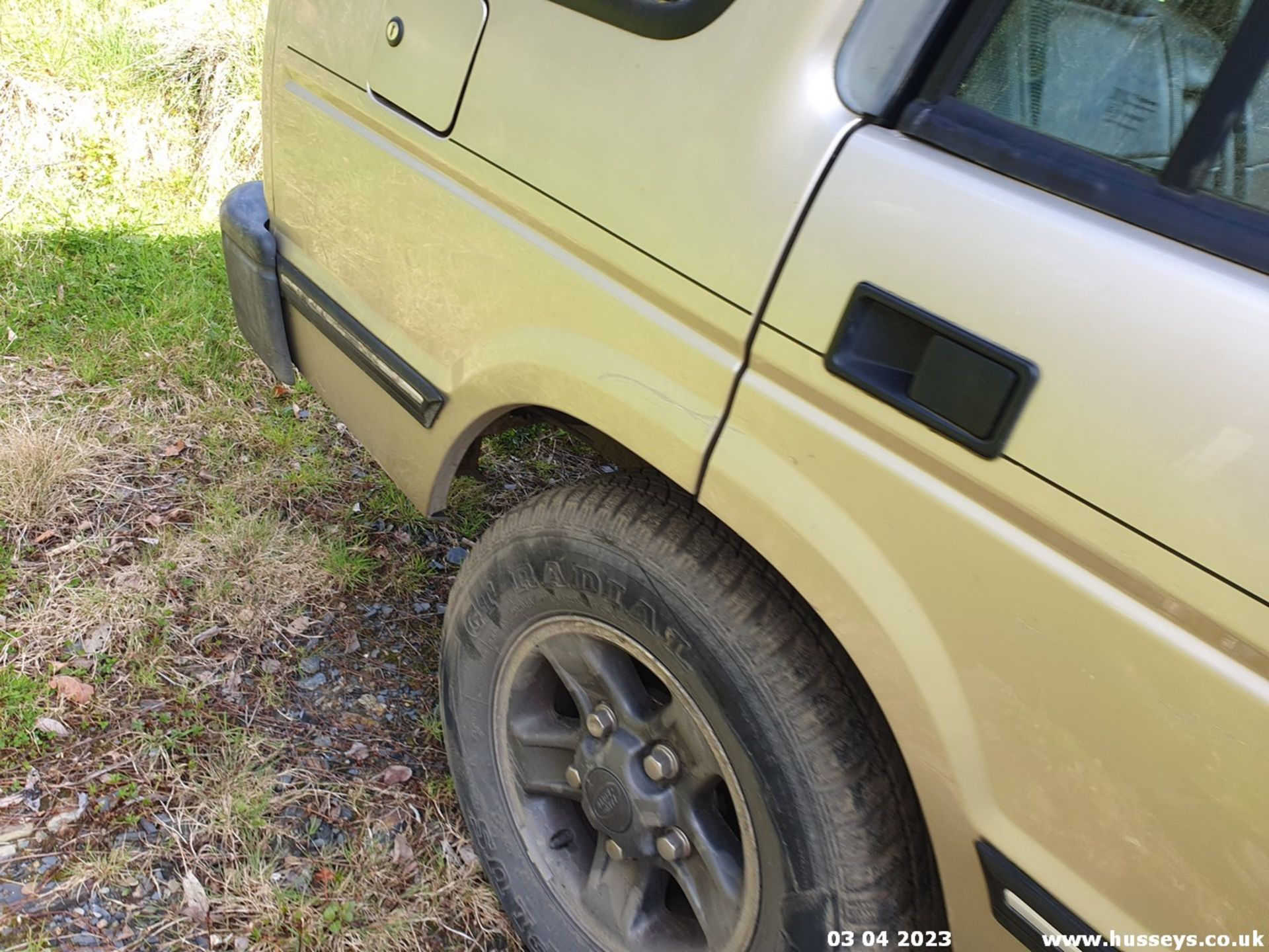 1998 LAND ROVER DISCOVERY ES TDI - 2495cc 5dr Estate (Gold) - Image 11 of 31