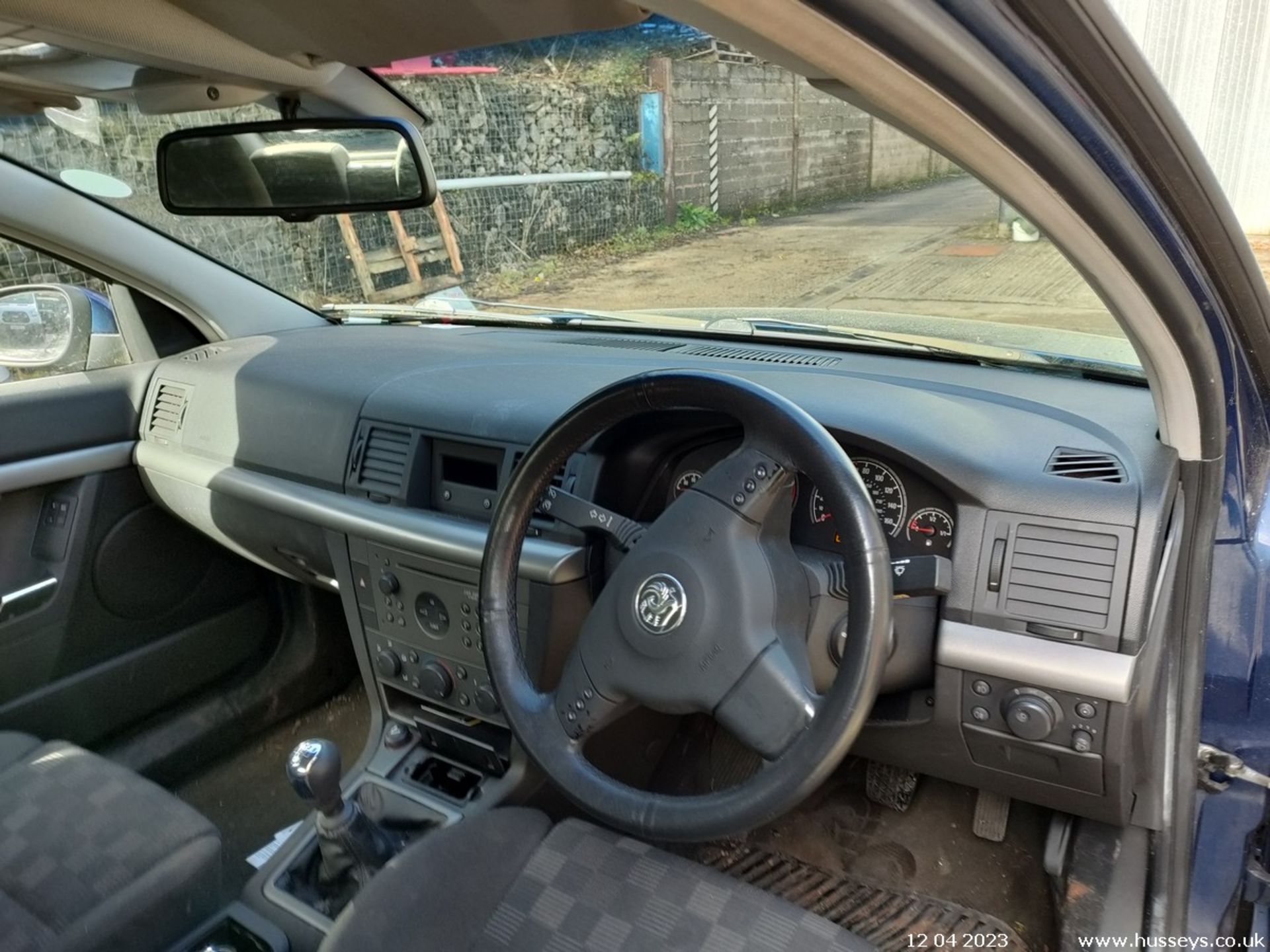 03/03 VAUXHALL VECTRA SXI 16V - 1796cc 5dr Hatchback (Blue) - Image 30 of 40