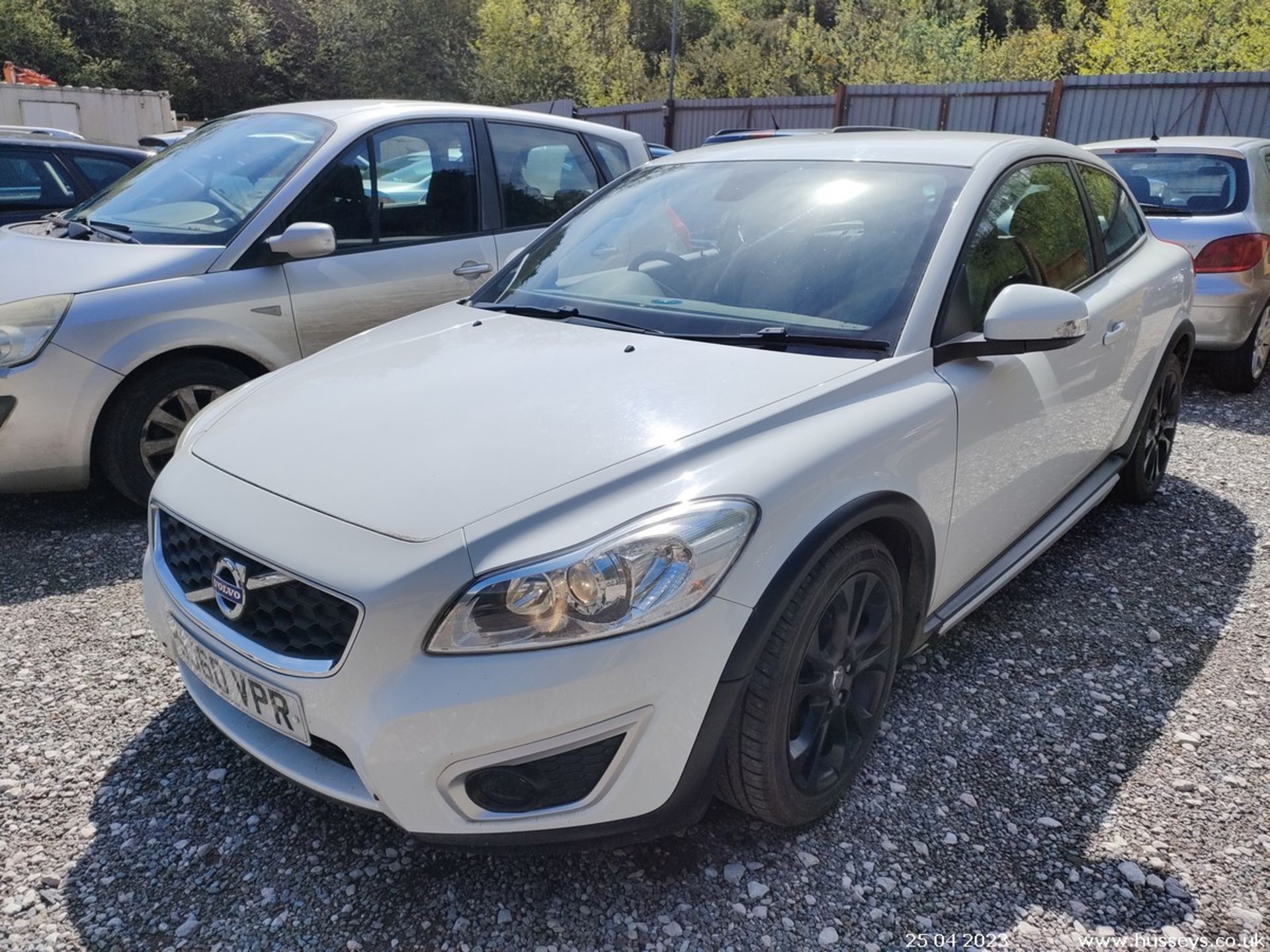 10/60 VOLVO C30 SE D DRIVE - 1560cc 3dr Hatchback (White) - Image 6 of 34