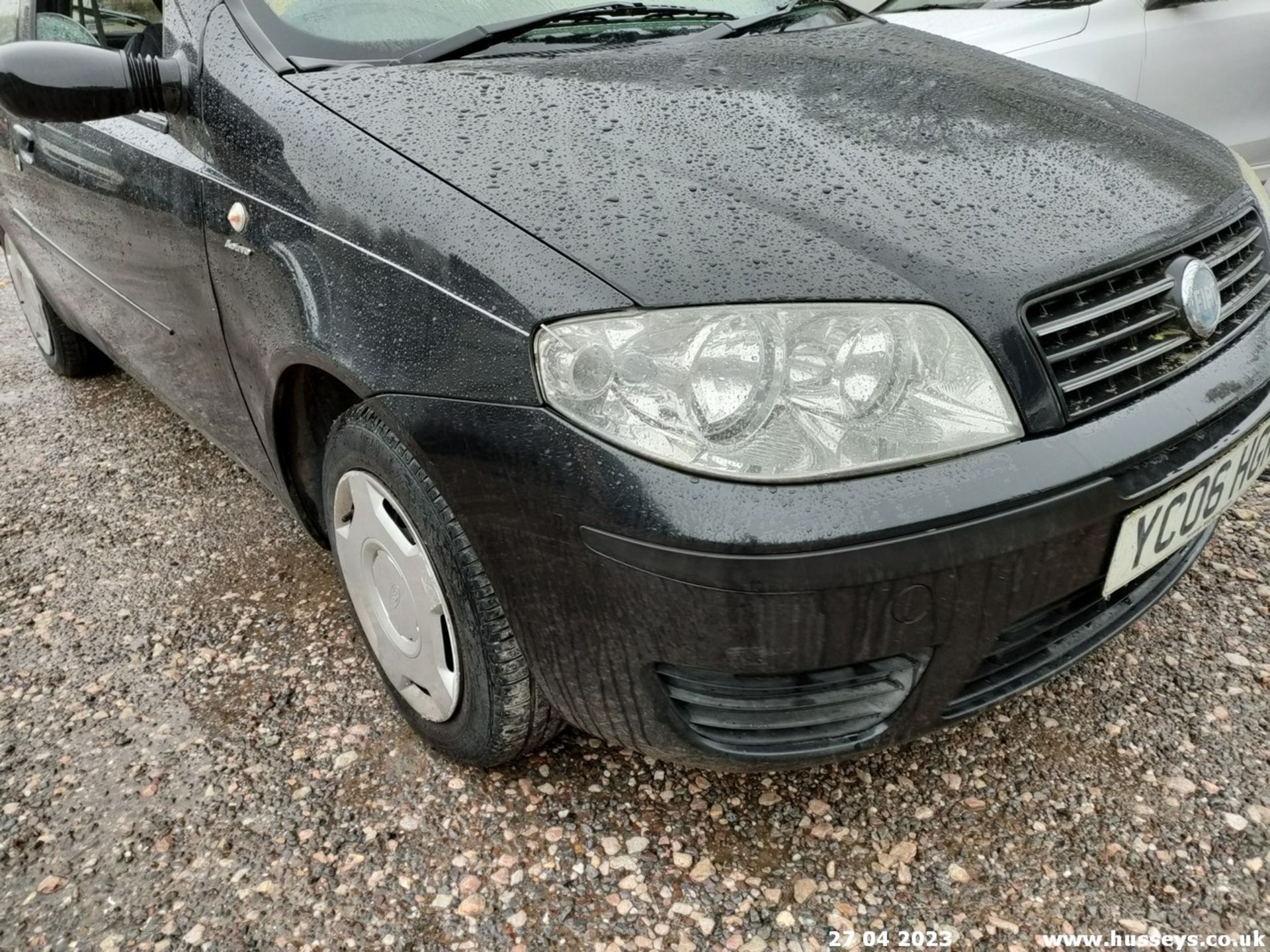 06/06 FIAT PUNTO ACTIVE 8V - 1242cc 3dr Hatchback (Black, 141k) - Image 3 of 31