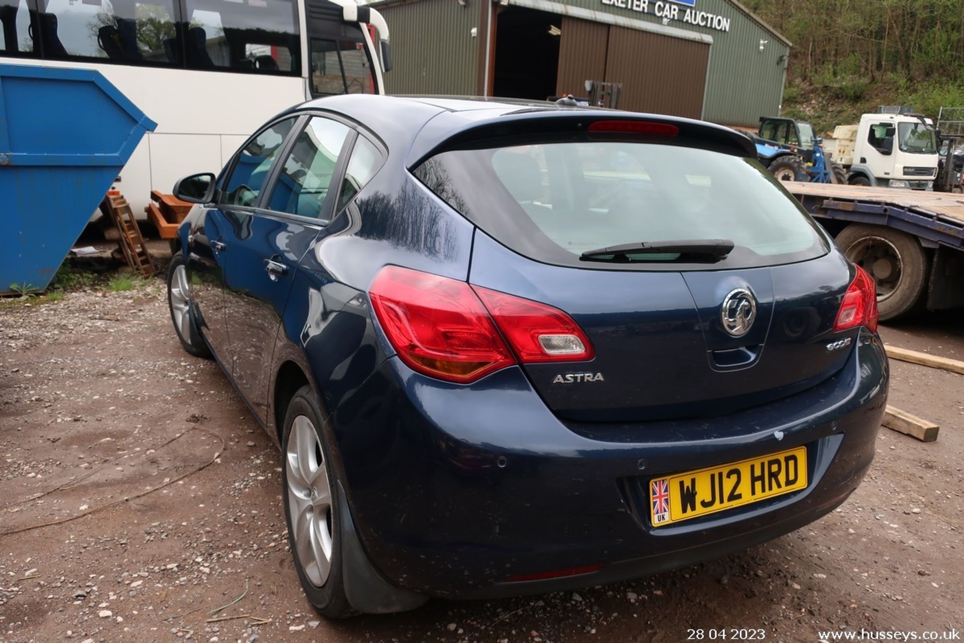 12/12 VAUXHALL ASTRA EXCLUSIV CDTI ECOFL - 1686cc 5dr Hatchback (Blue, 118k) - Image 4 of 10