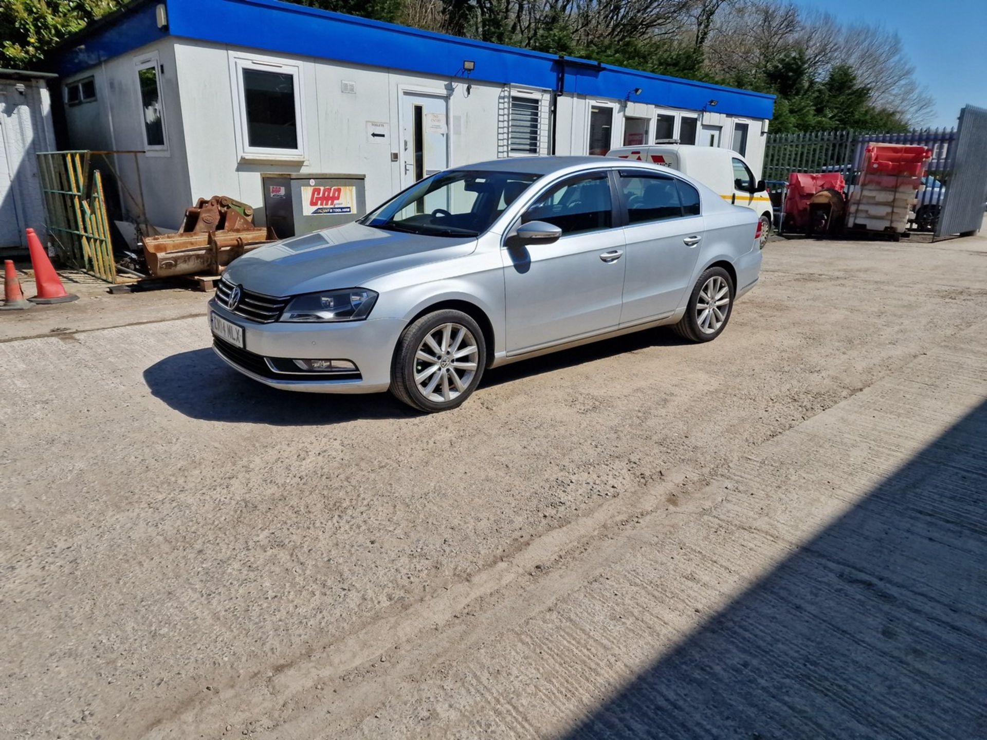 14/14 VOLKSWAGEN PASSAT EXECUTIVE TDI BMT - 1968cc 4dr Saloon (Silver, 177k) - Image 4 of 40