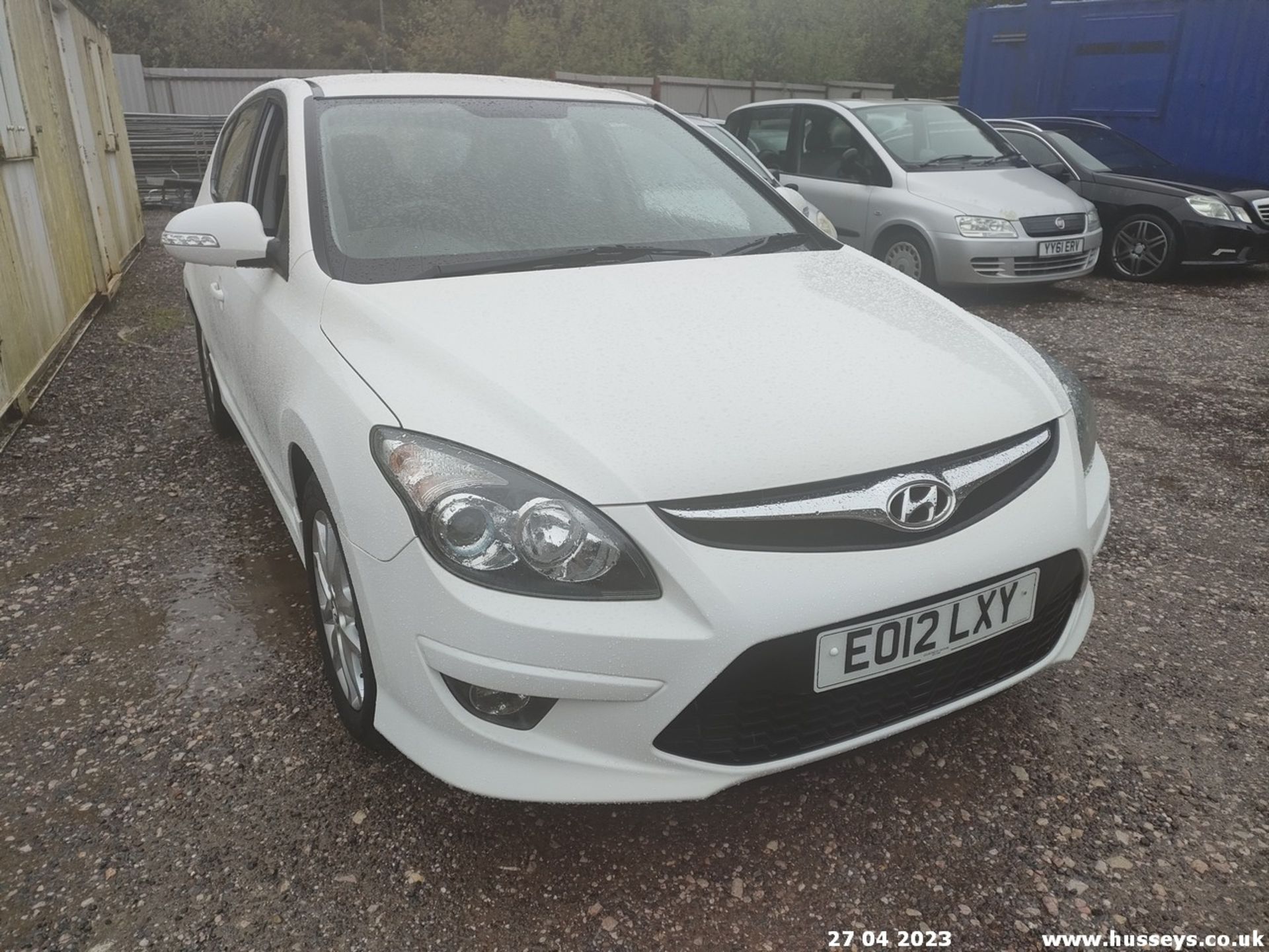 12/12 HYUNDAI I30 COMFORT - 1396cc 5dr Hatchback (White, 63k) - Image 6 of 35