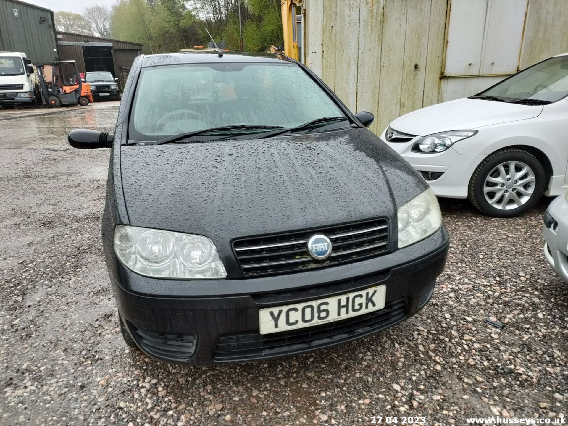 06/06 FIAT PUNTO ACTIVE 8V - 1242cc 3dr Hatchback (Black, 141k) - Image 4 of 31