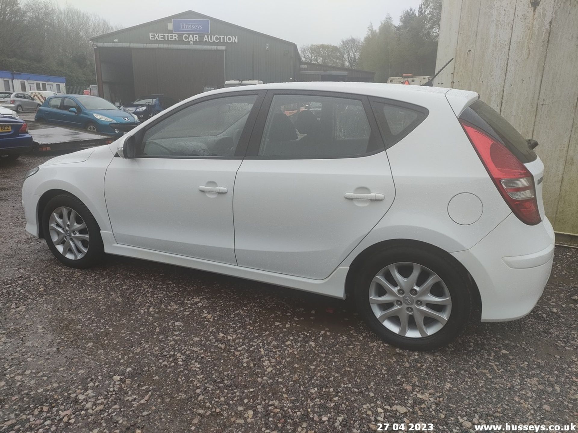 12/12 HYUNDAI I30 COMFORT - 1396cc 5dr Hatchback (White, 63k) - Image 16 of 35