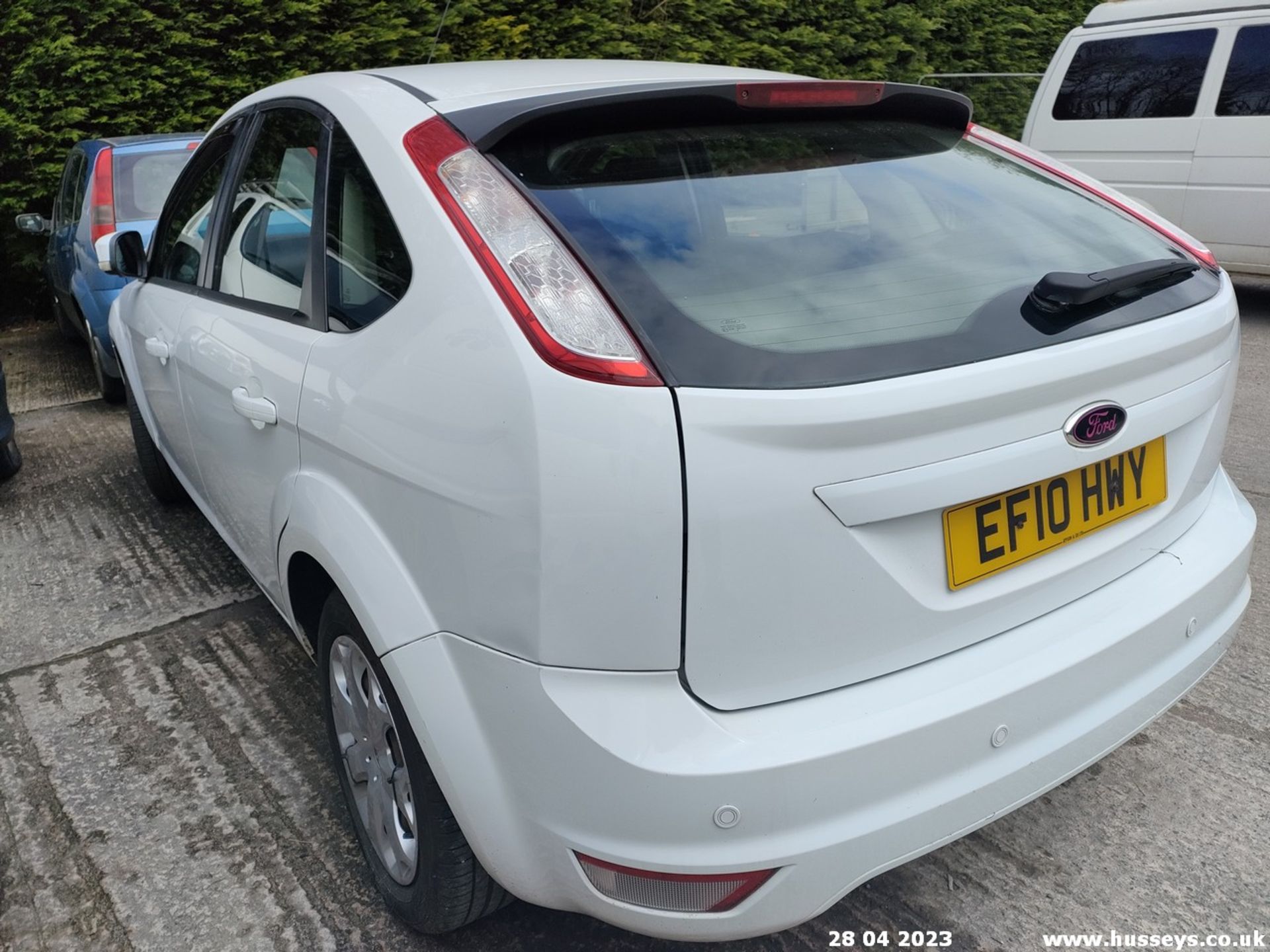 10/10 FORD FOCUS STYLE TDCI - 1560cc 5dr Hatchback (White) - Image 10 of 31