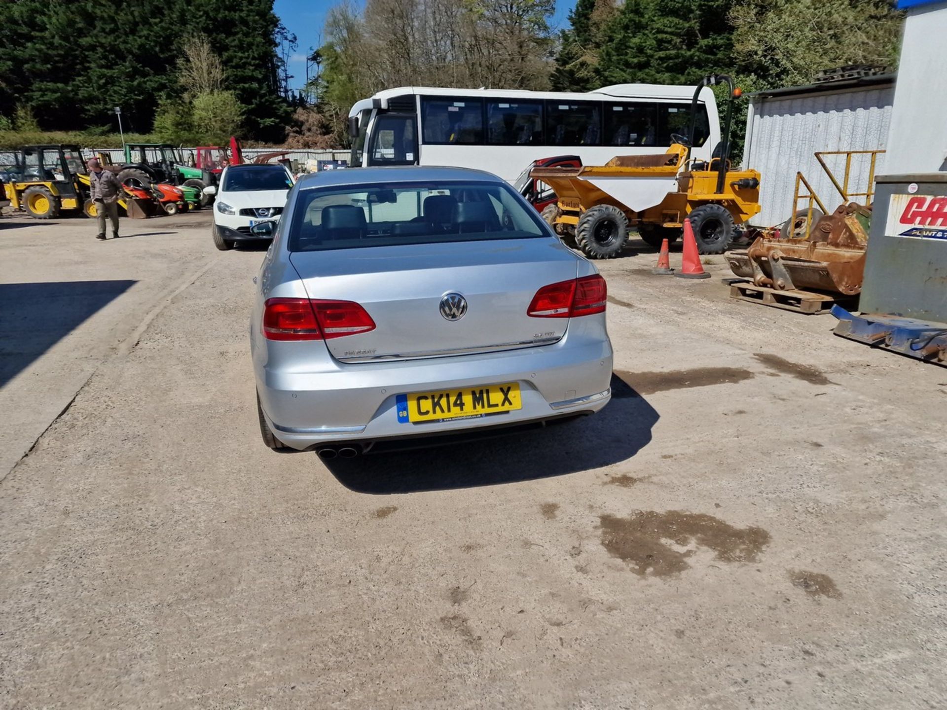 14/14 VOLKSWAGEN PASSAT EXECUTIVE TDI BMT - 1968cc 4dr Saloon (Silver, 177k) - Image 11 of 40