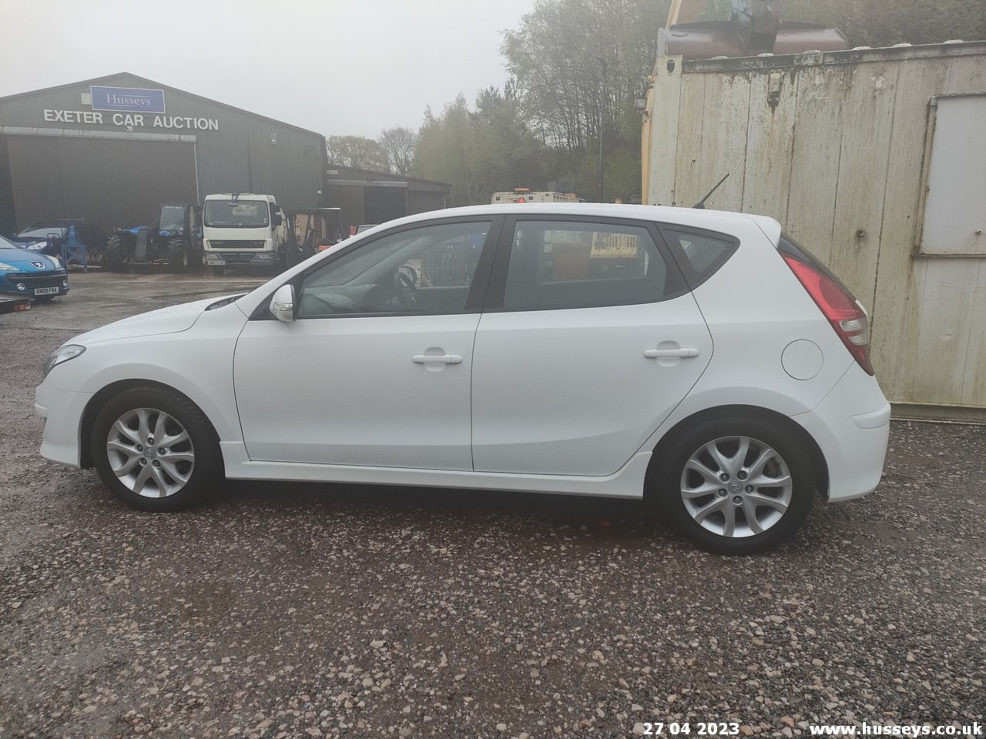 12/12 HYUNDAI I30 COMFORT - 1396cc 5dr Hatchback (White, 63k) - Image 15 of 35