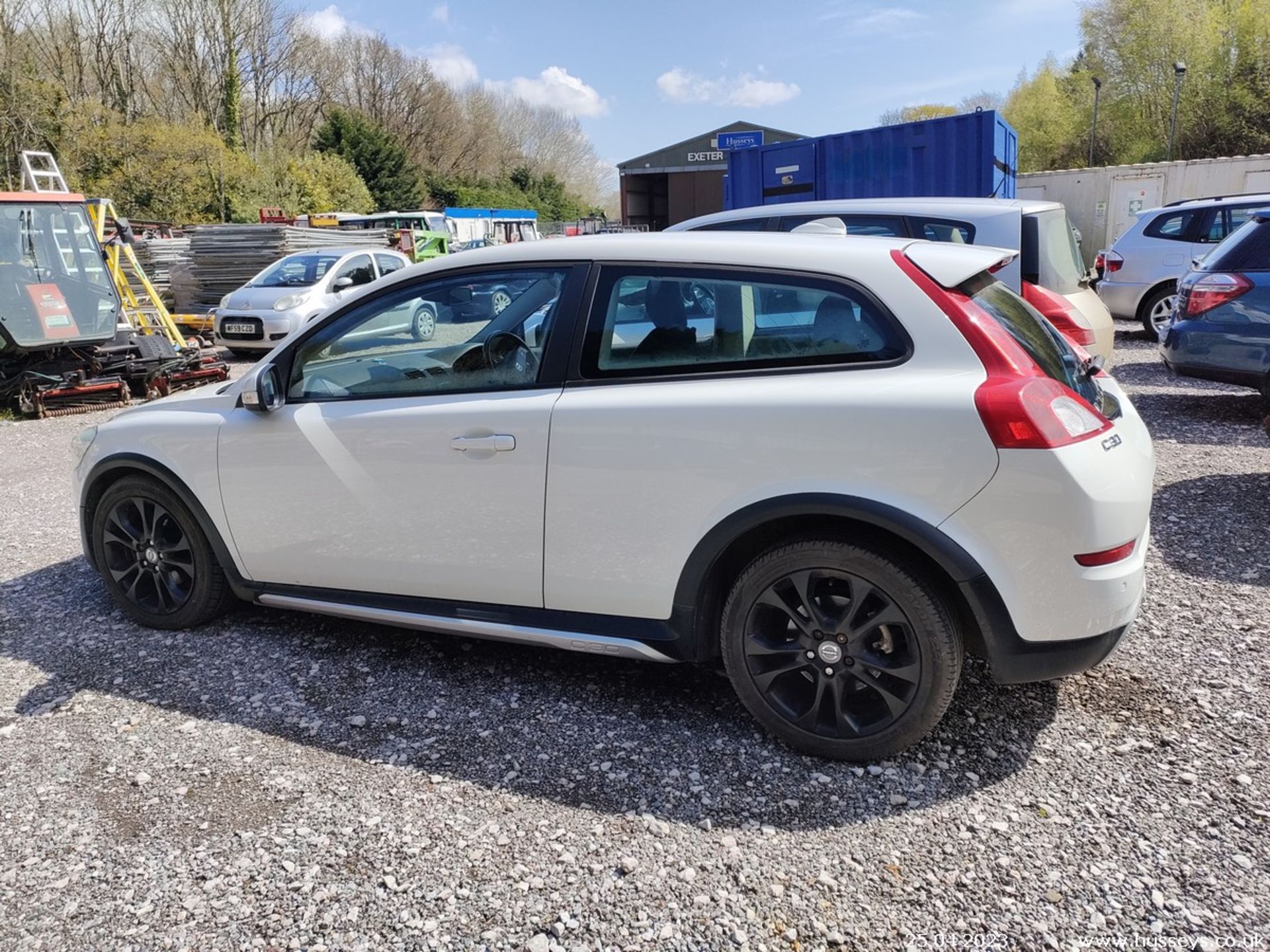 10/60 VOLVO C30 SE D DRIVE - 1560cc 3dr Hatchback (White) - Image 12 of 34