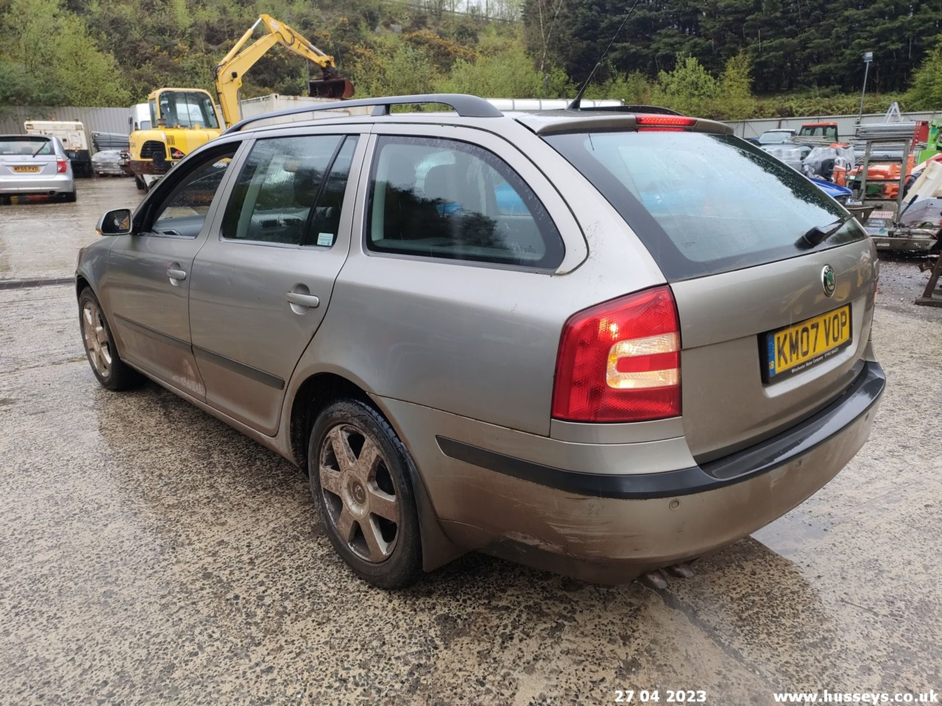 07/07 SKODA OCTAVIA ELEGANCE TDI PD A - 1968cc 5dr Estate (Beige, 140k) - Image 12 of 33