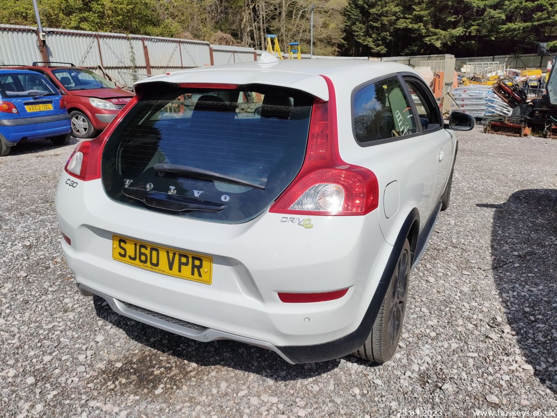 10/60 VOLVO C30 SE D DRIVE - 1560cc 3dr Hatchback (White) - Image 18 of 34