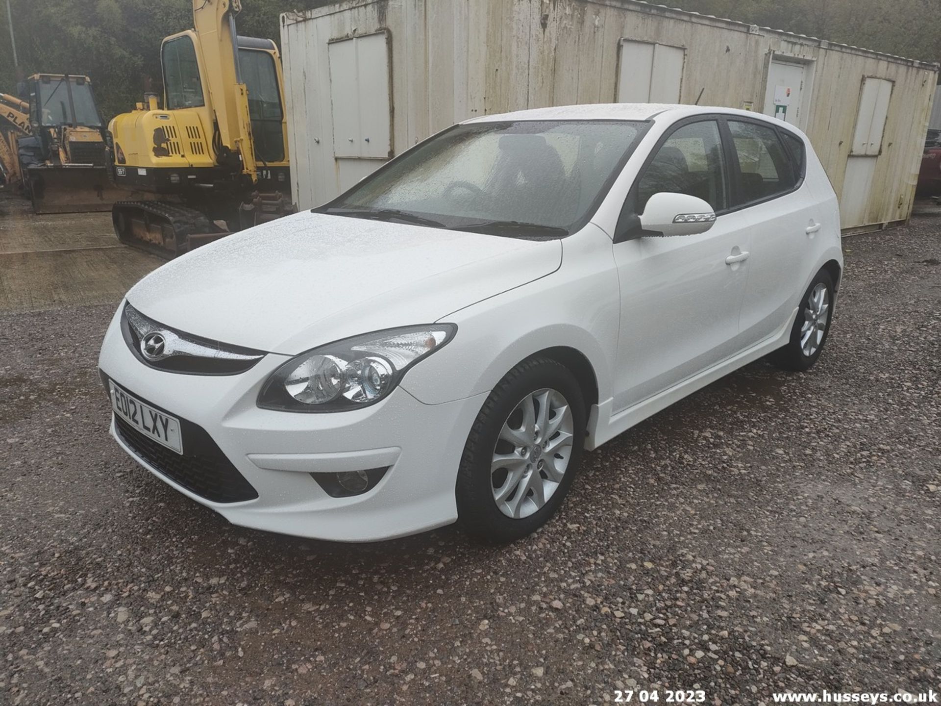 12/12 HYUNDAI I30 COMFORT - 1396cc 5dr Hatchback (White, 63k) - Image 9 of 35