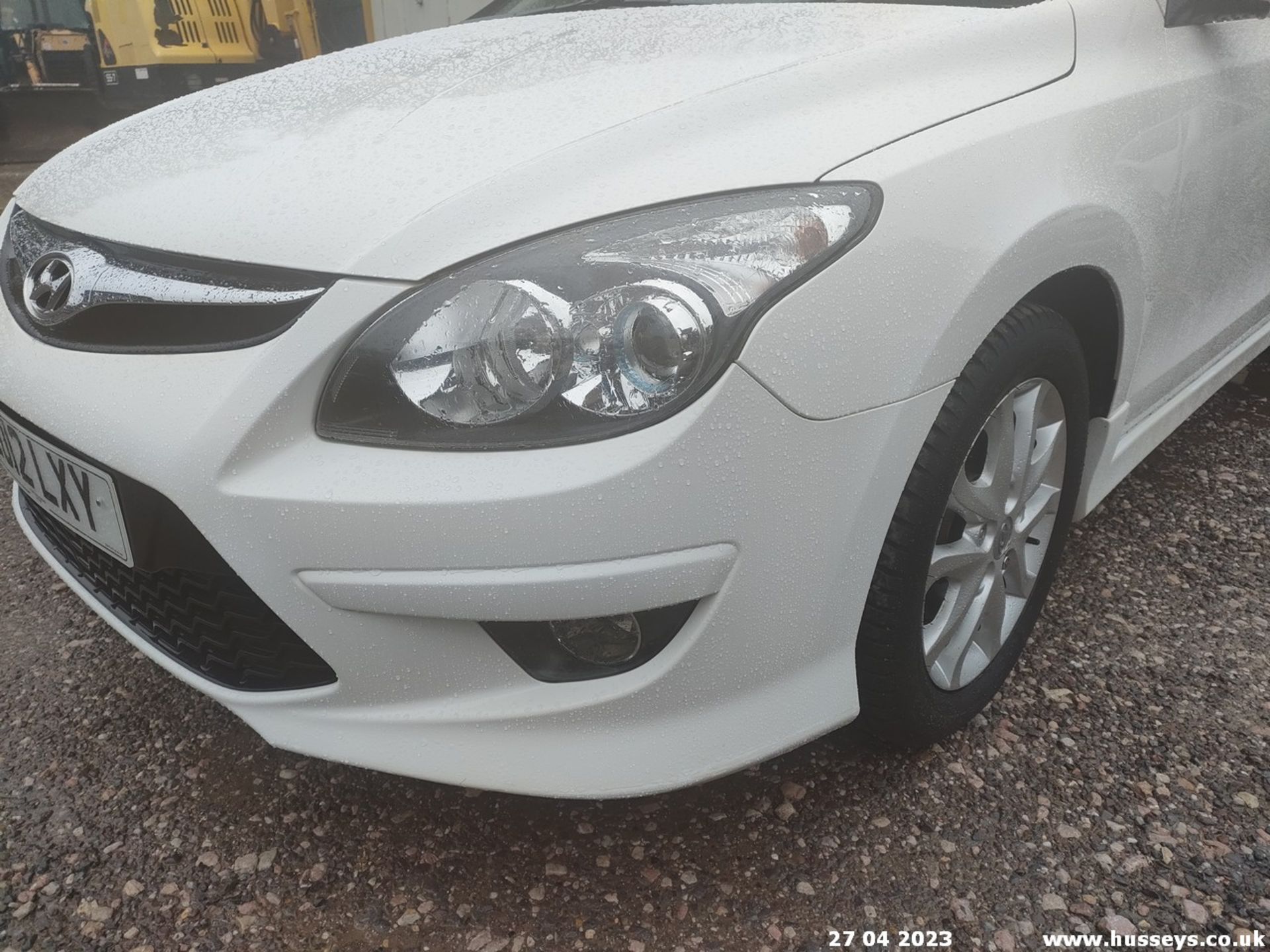 12/12 HYUNDAI I30 COMFORT - 1396cc 5dr Hatchback (White, 63k) - Image 11 of 35