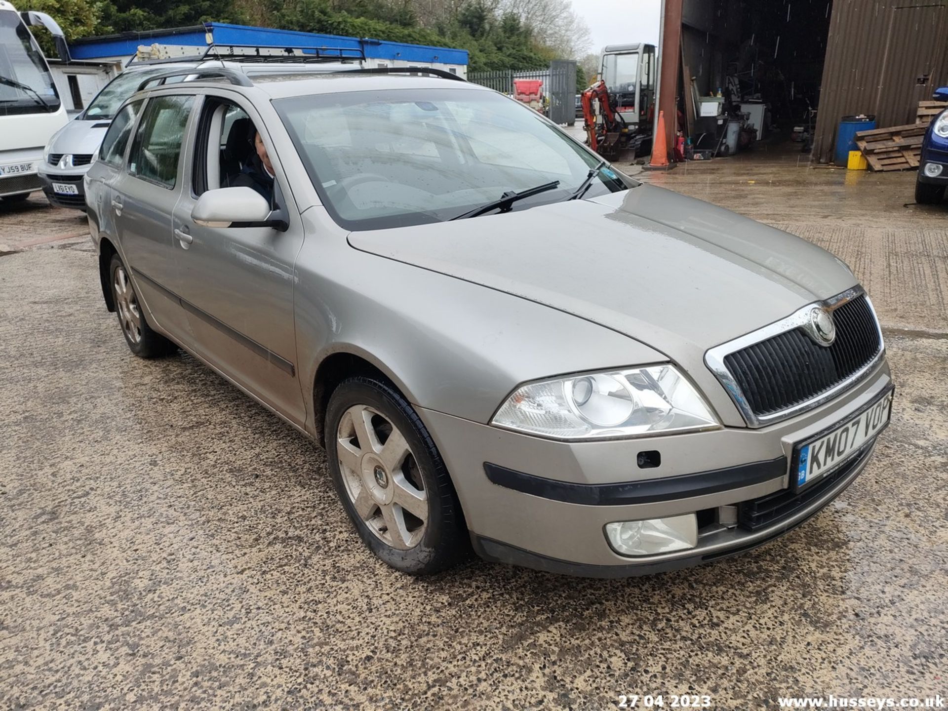 07/07 SKODA OCTAVIA ELEGANCE TDI PD A - 1968cc 5dr Estate (Beige, 140k) - Image 3 of 33