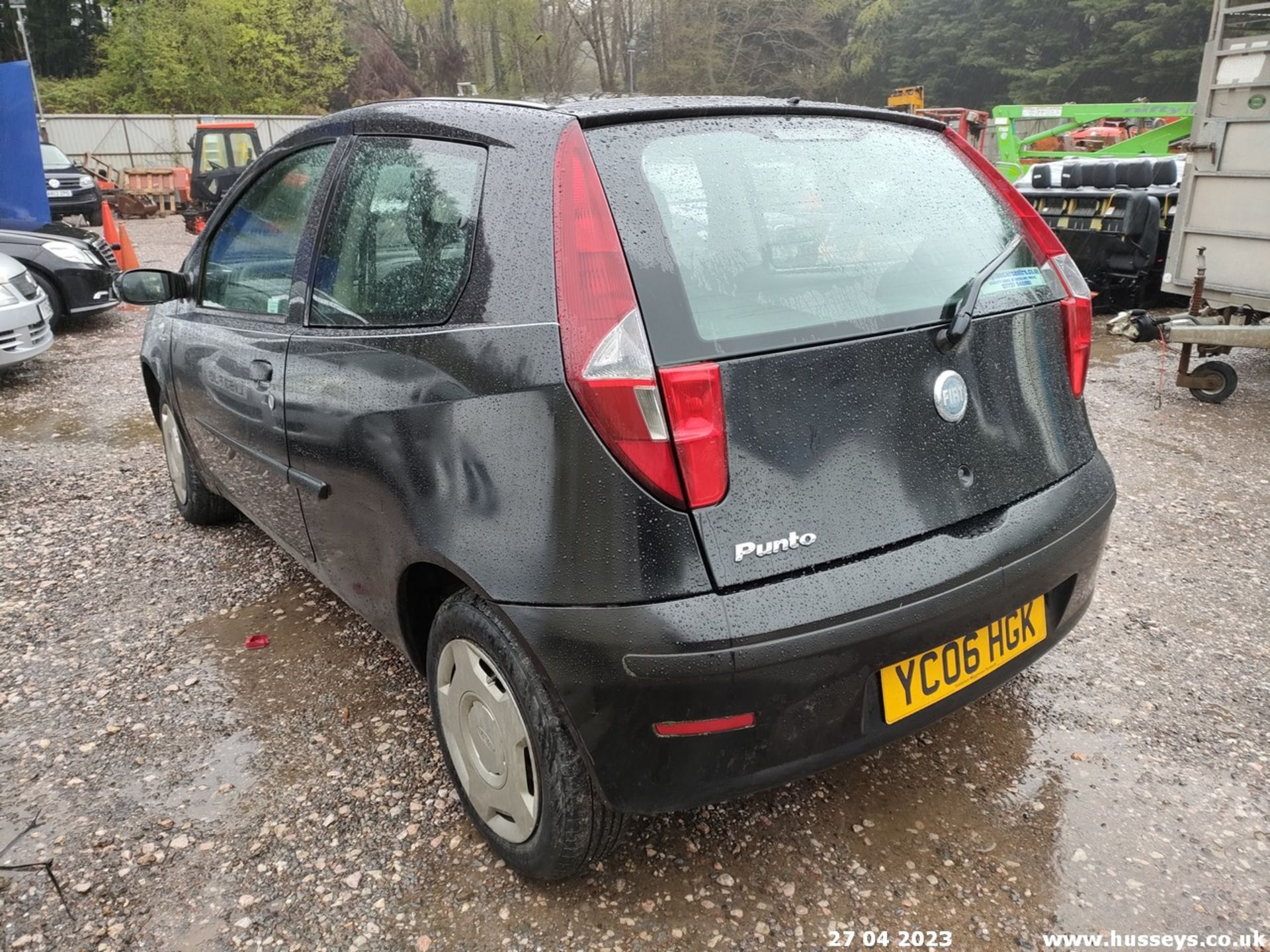 06/06 FIAT PUNTO ACTIVE 8V - 1242cc 3dr Hatchback (Black, 141k) - Image 11 of 31