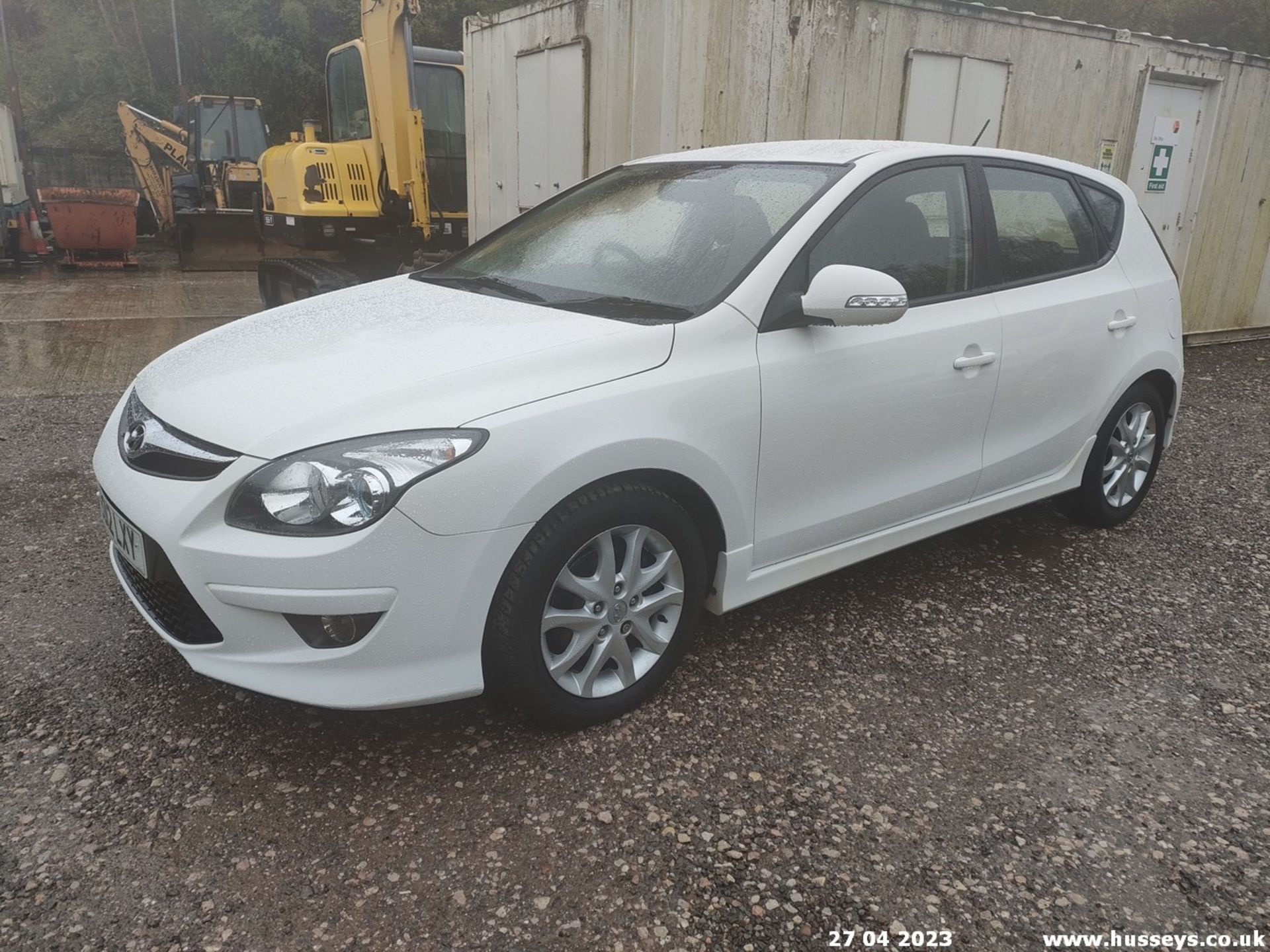 12/12 HYUNDAI I30 COMFORT - 1396cc 5dr Hatchback (White, 63k) - Image 10 of 35