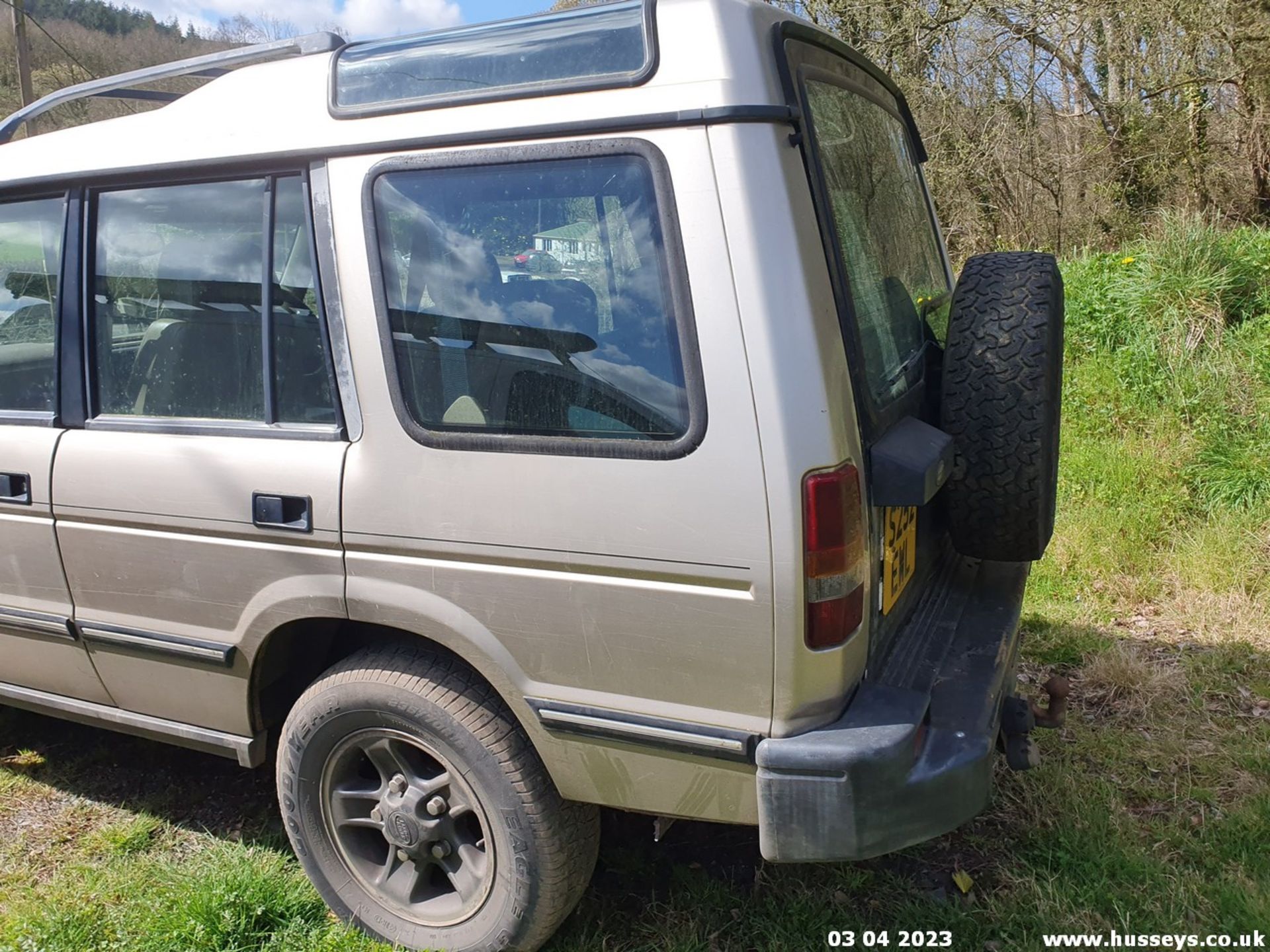 1998 LAND ROVER DISCOVERY ES TDI - 2495cc 5dr Estate (Gold) - Image 16 of 31