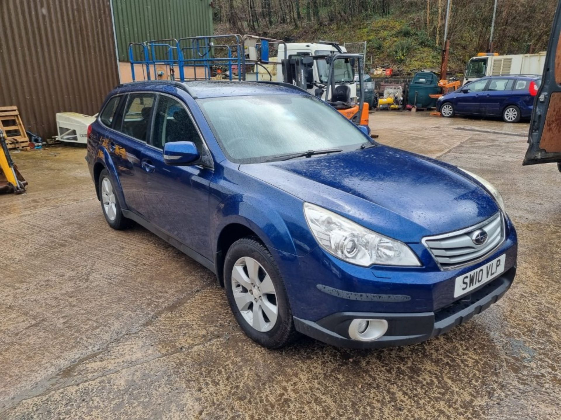 10/10 SUBARU OUTBACK SE NAV SYMAWD CVT - 2457cc 5dr Estate (Blue) - Image 6 of 11